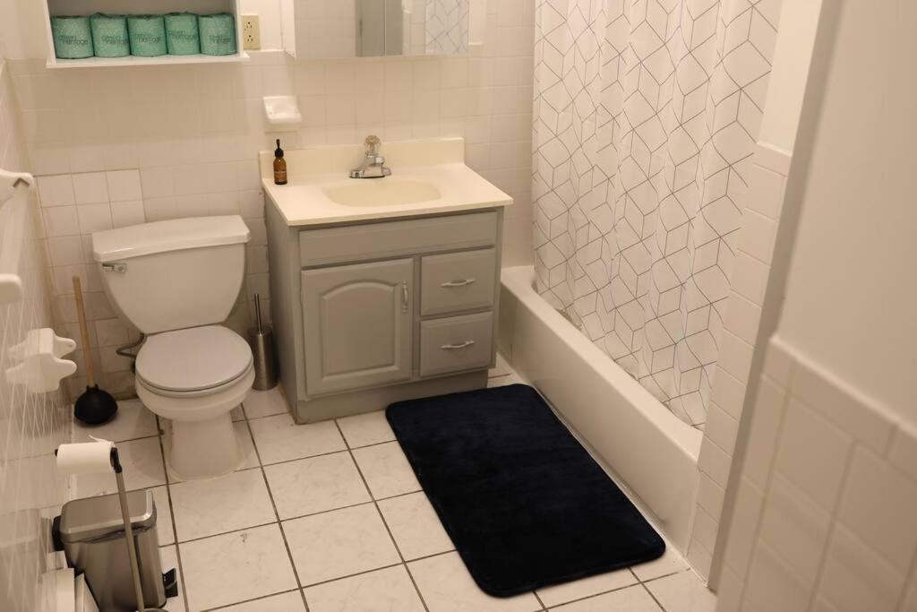 Beautiful & Massive 4 Bdr With Bonus Perks! Apartment