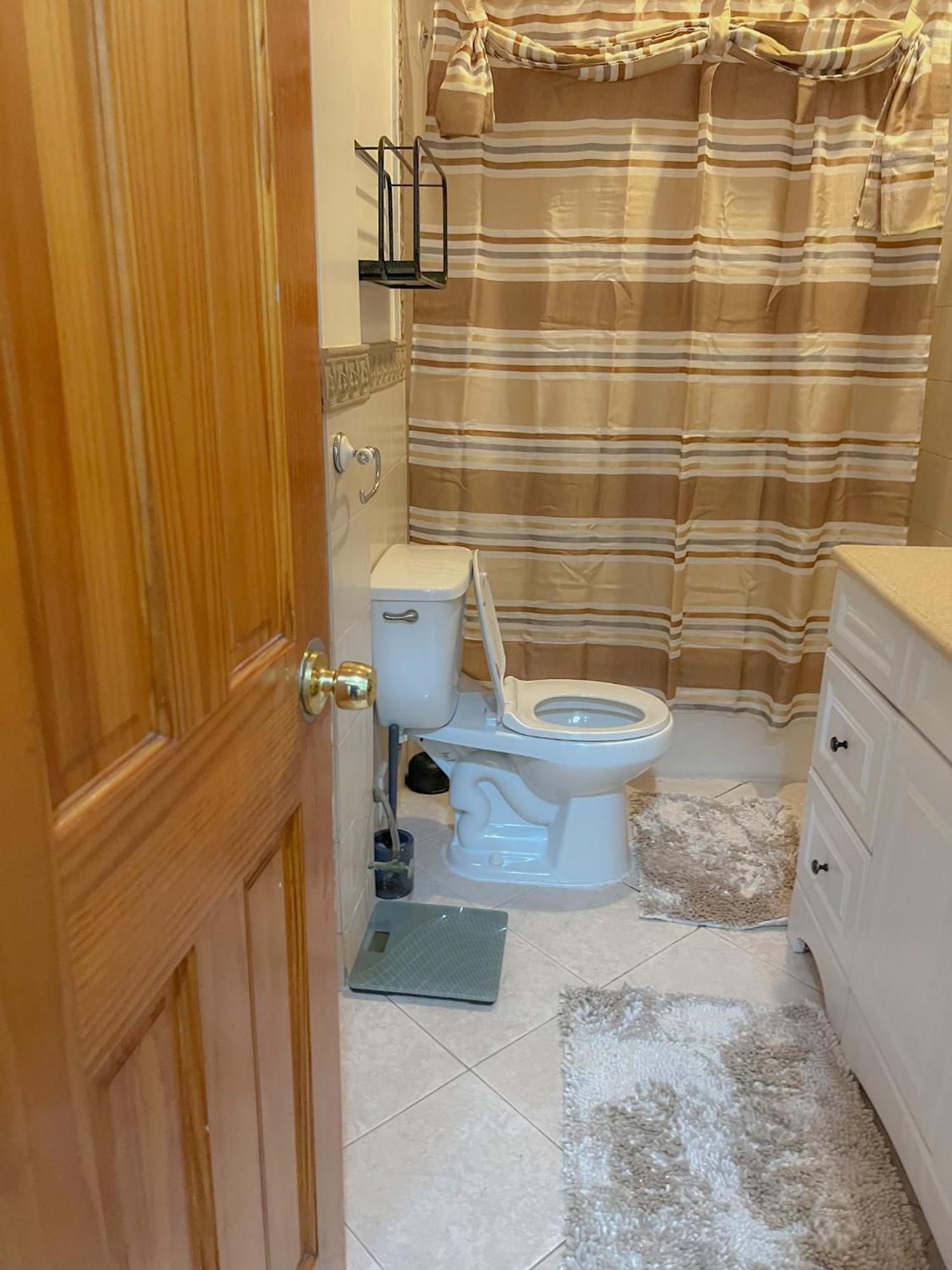 2 Bedroom Bliss In College Point * New York