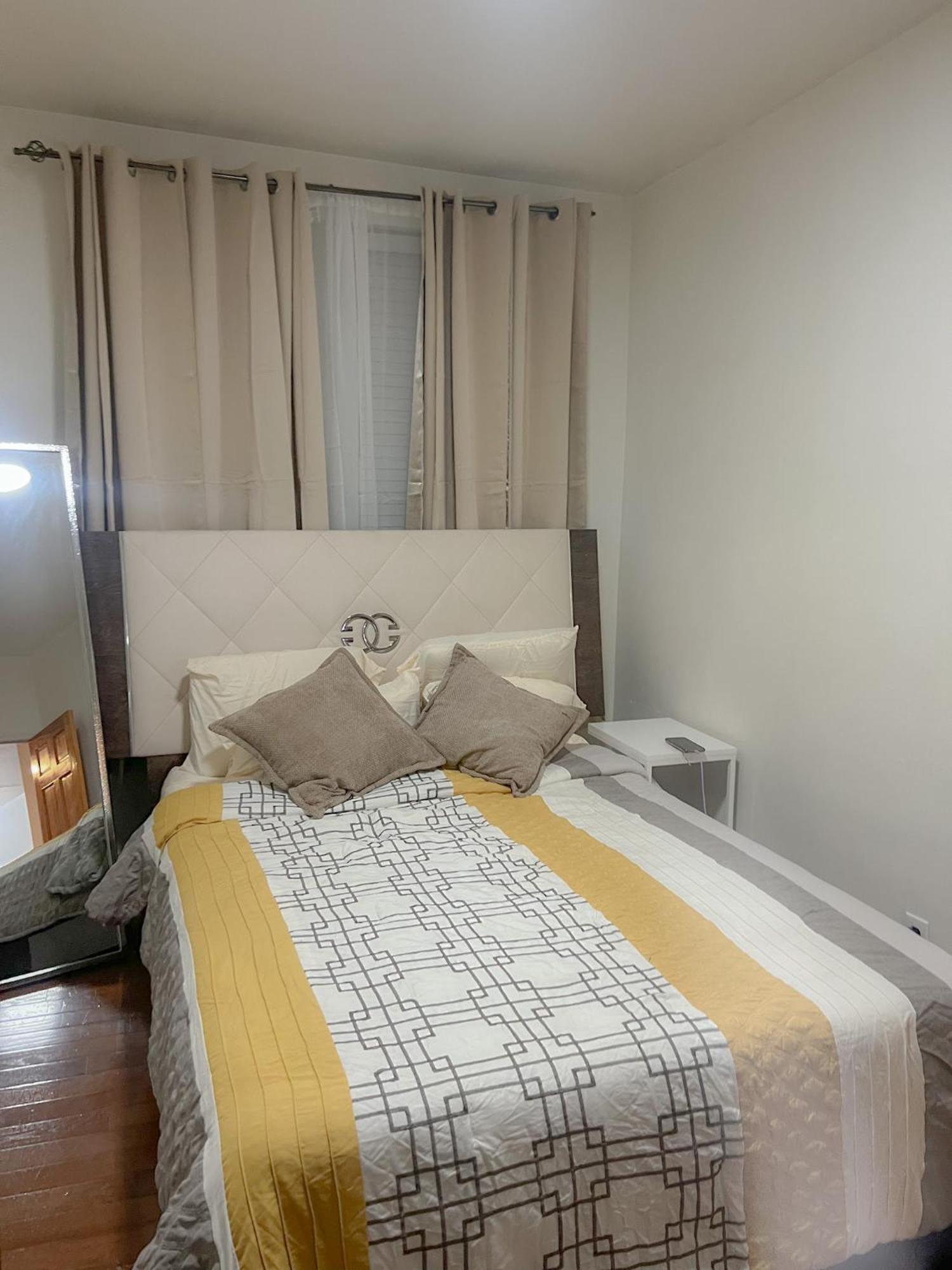 2 Bedroom Bliss In College Point * New York