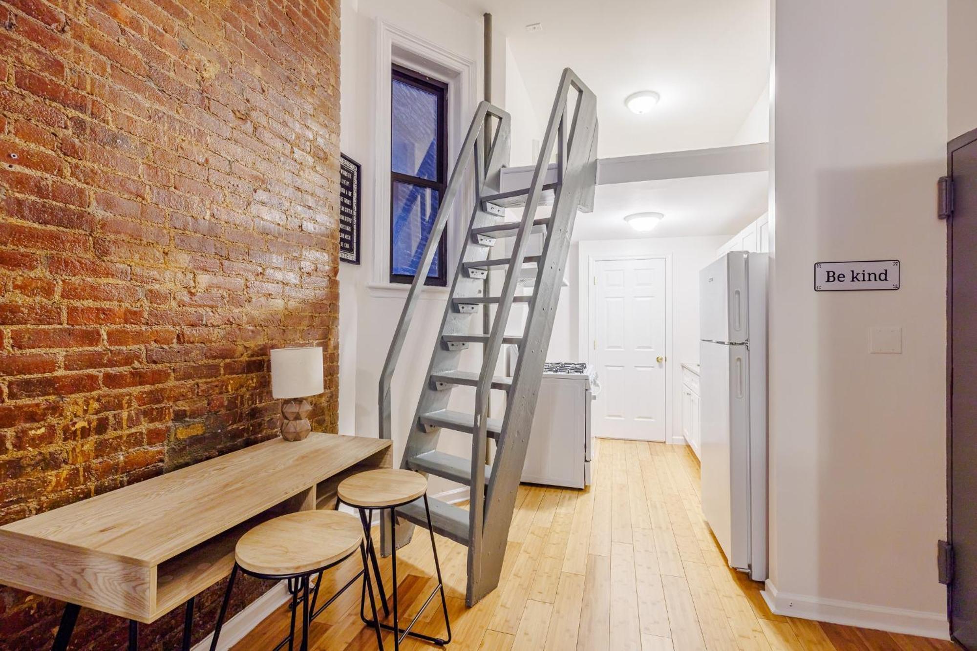Apartment Experience The Vibrant Energy Of City Living *