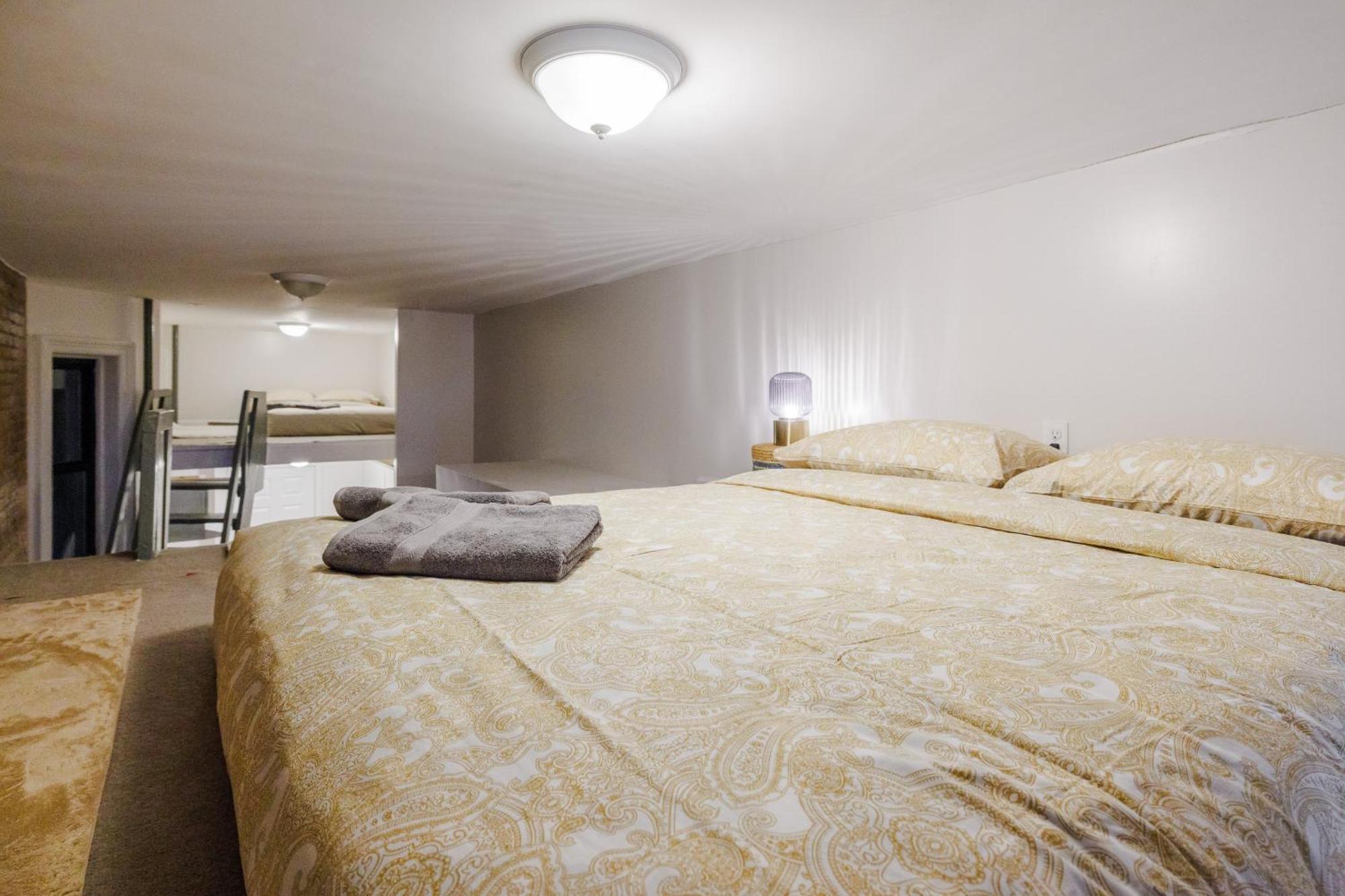 Apartment Experience The Vibrant Energy Of City Living *
