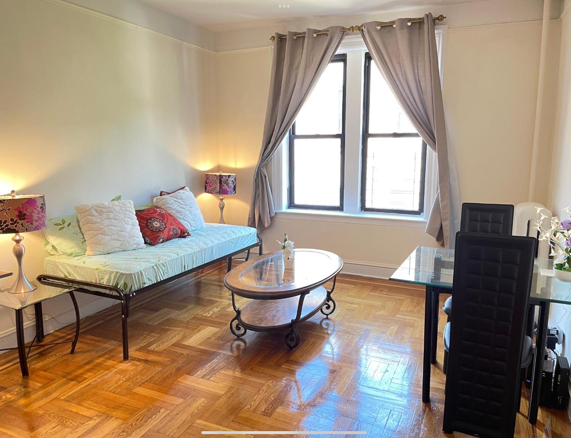 The Manhattan Central Park Times Square Homestay *