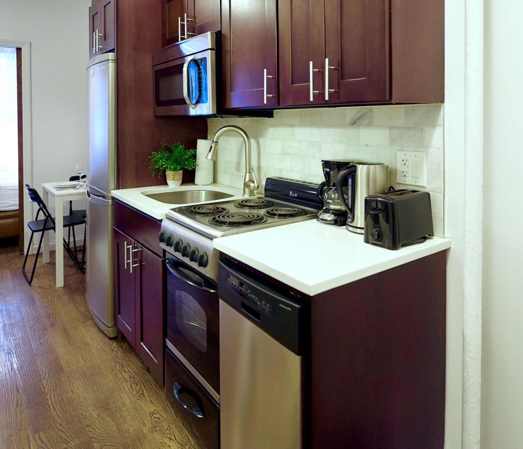 2 Bedroom Cozy Unit In Lower Manhattan New York