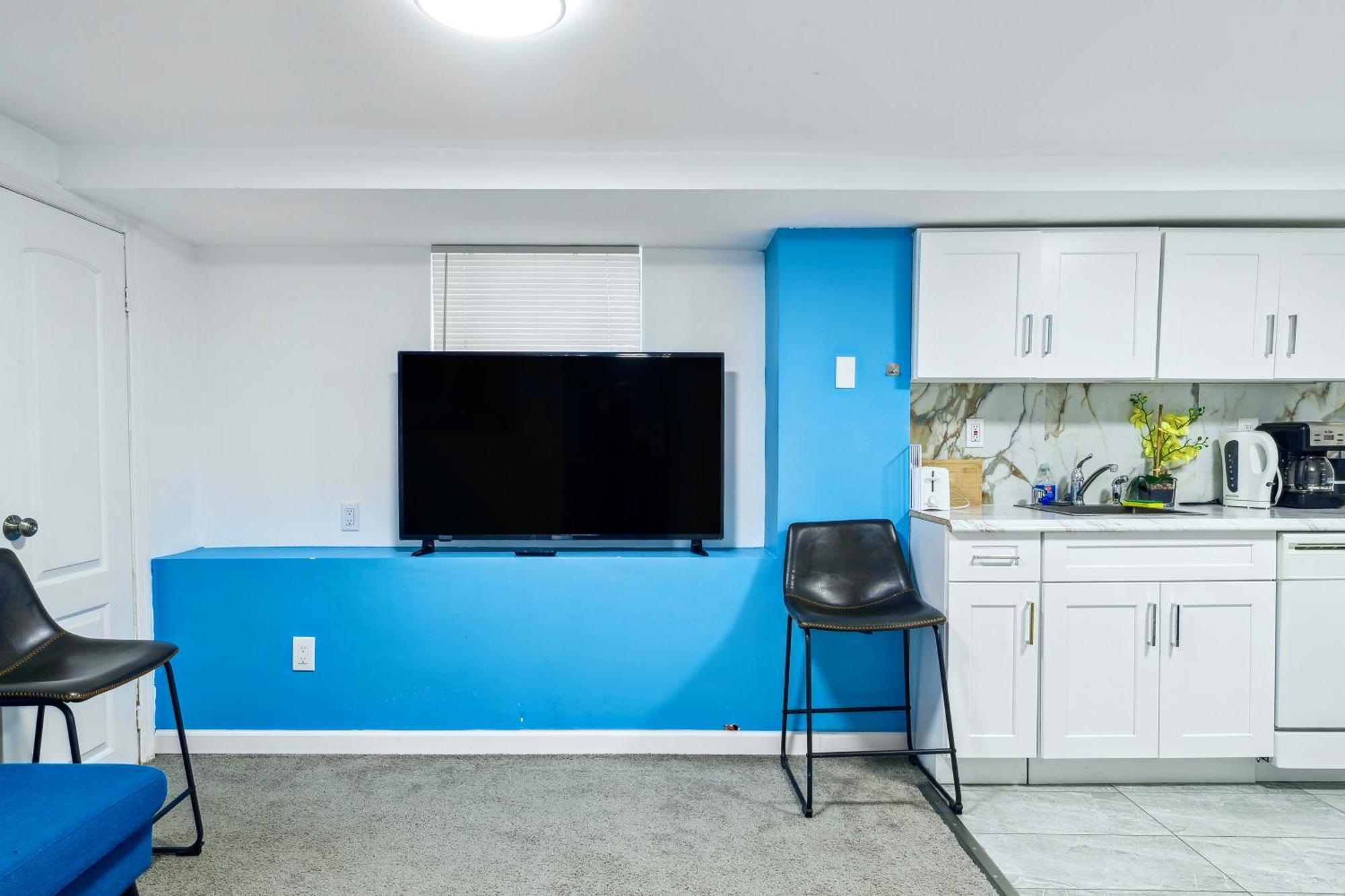 Luxury Lower Ground 2bd - Manhattan Beach * New York