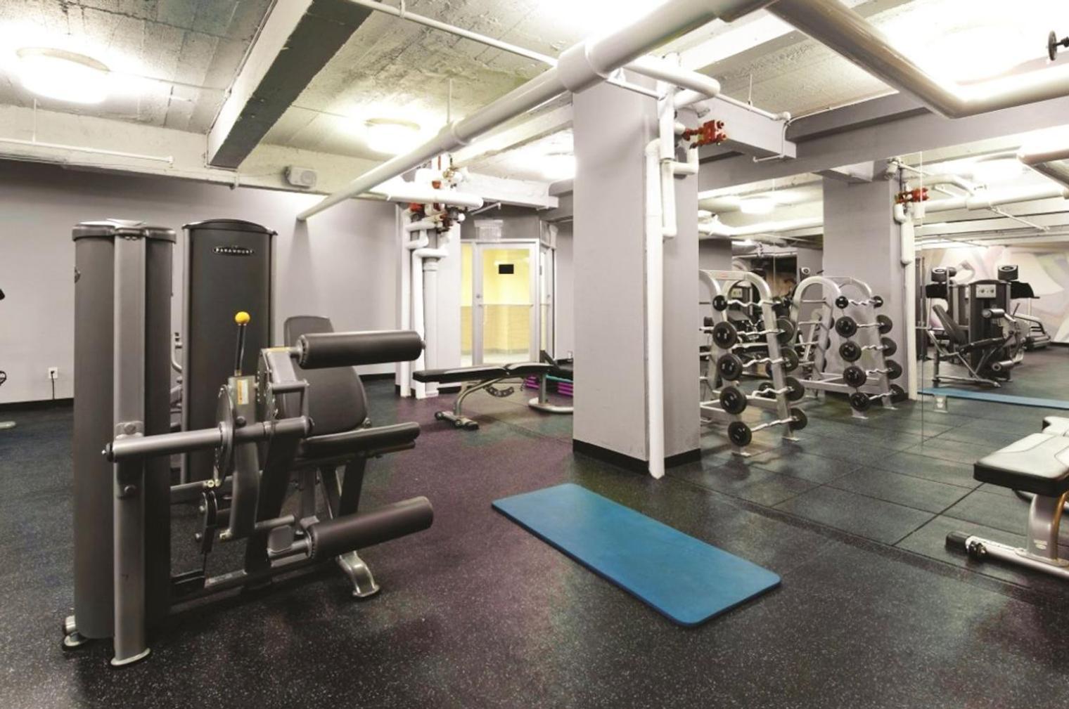Apartment Uws 1br W Doorman Elevator Nr Park Nyc-777 *