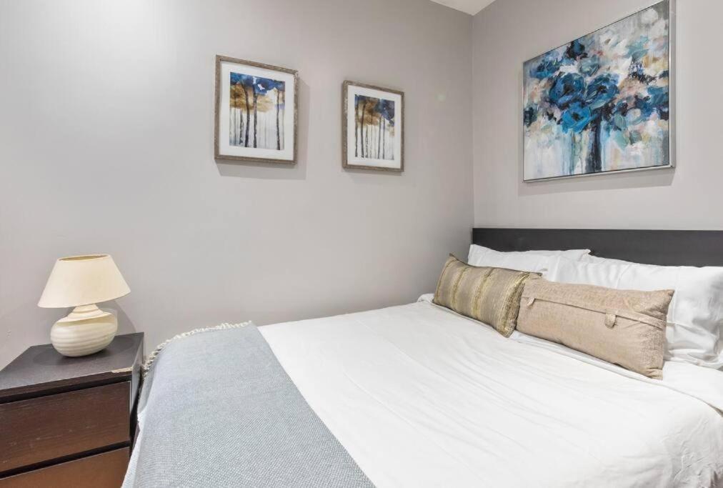 Spacious 4 Bedroom * New York