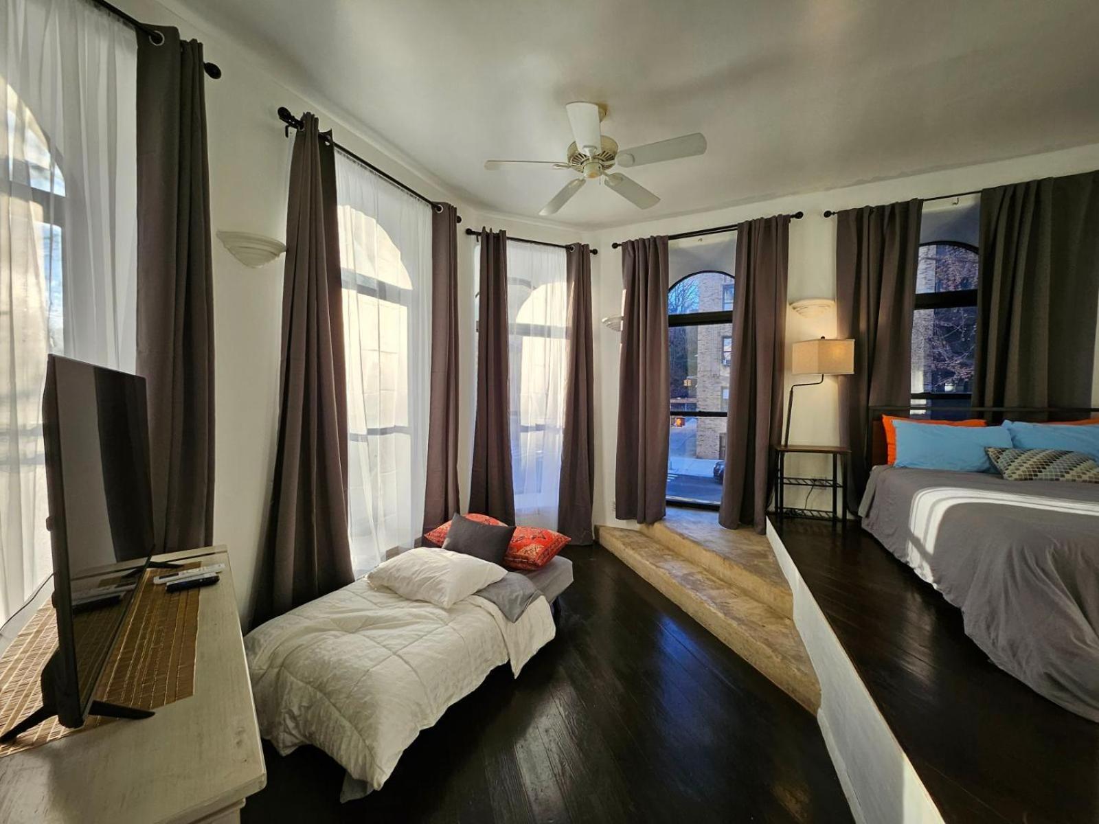 Elegance Of Harlem * New York