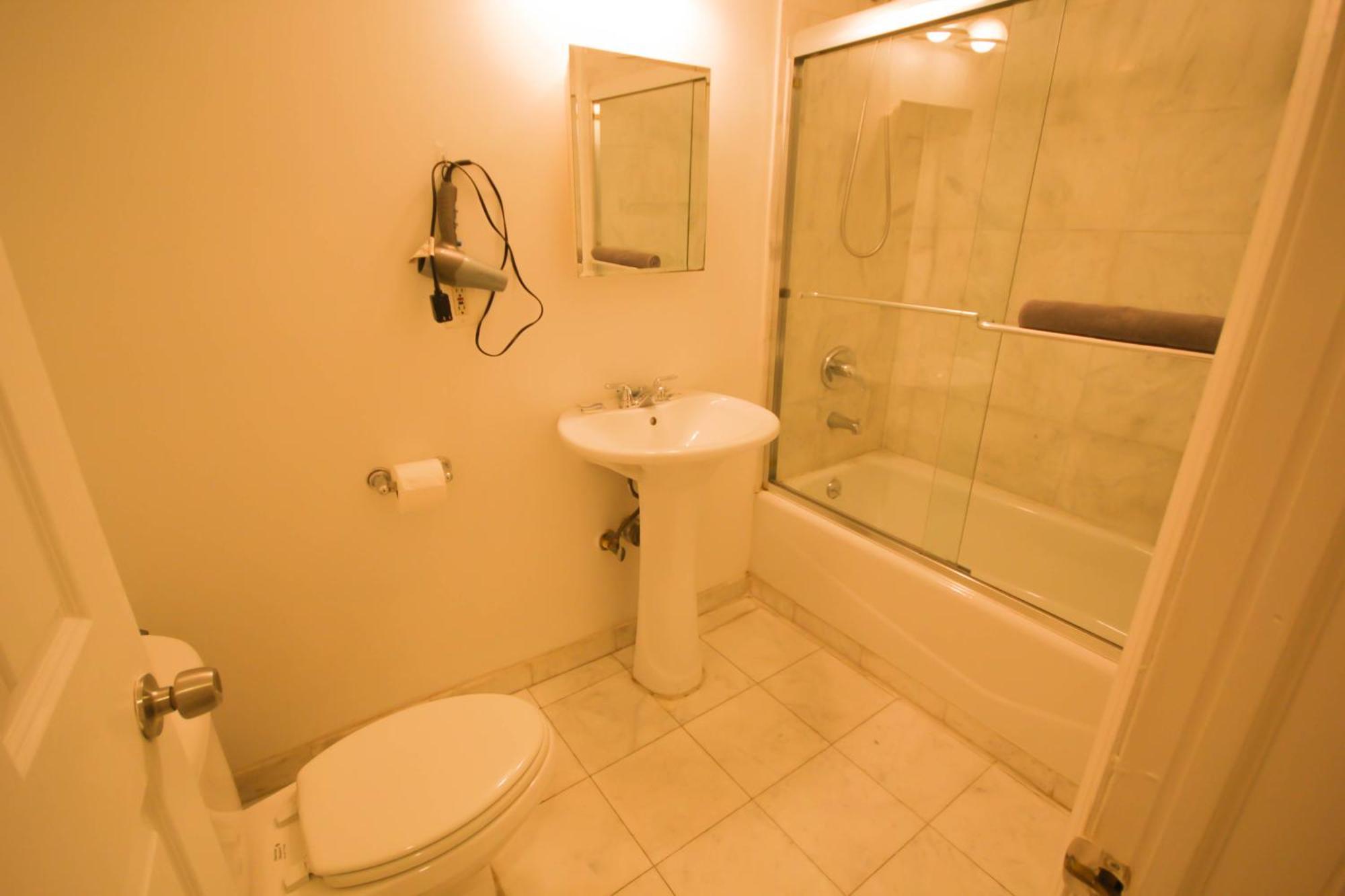 Studio Plus - One-bedroom Apt Apartment *
