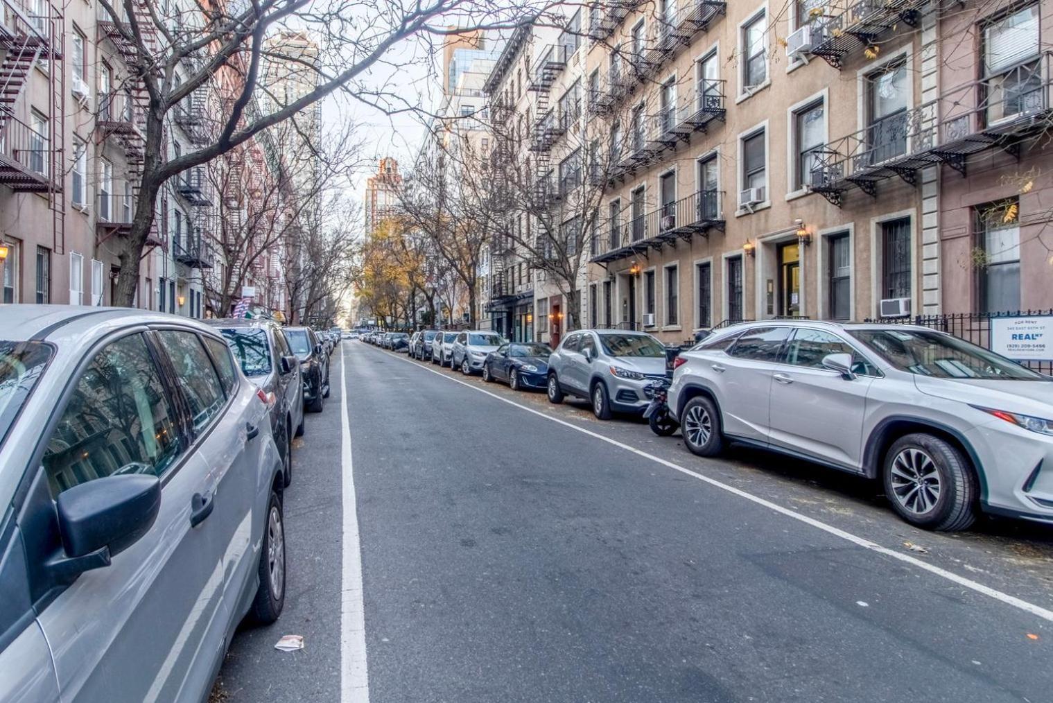 Lenox Hill 2br W Elevator Doorman Nr Art Nyc-1284 New York