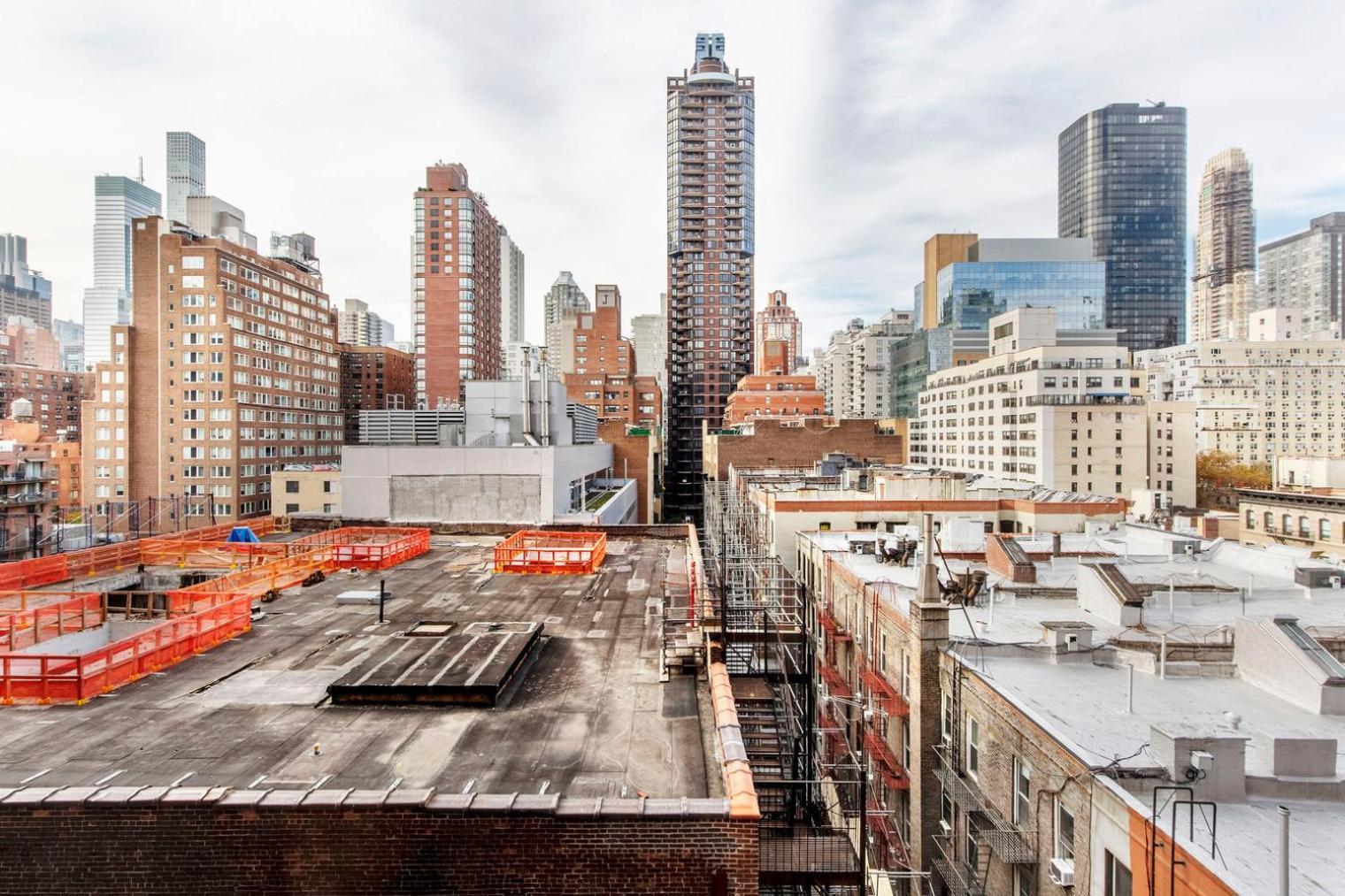 Lenox Hill 2br W Elevator Doorman Nr Art Nyc-1284 *