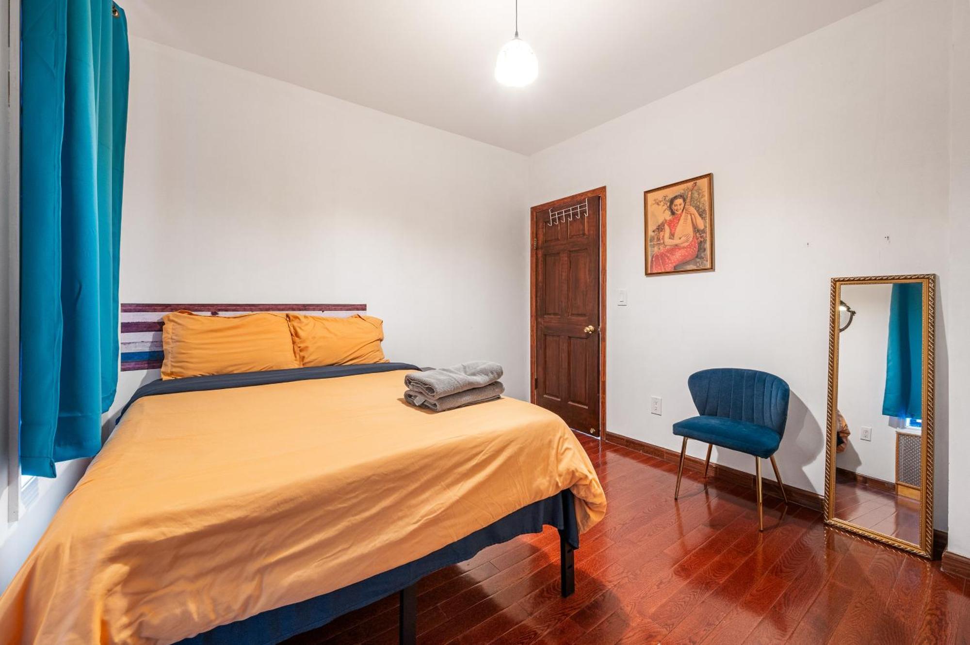Lower East Side Vintage Cozy 2bedroom Apartment *