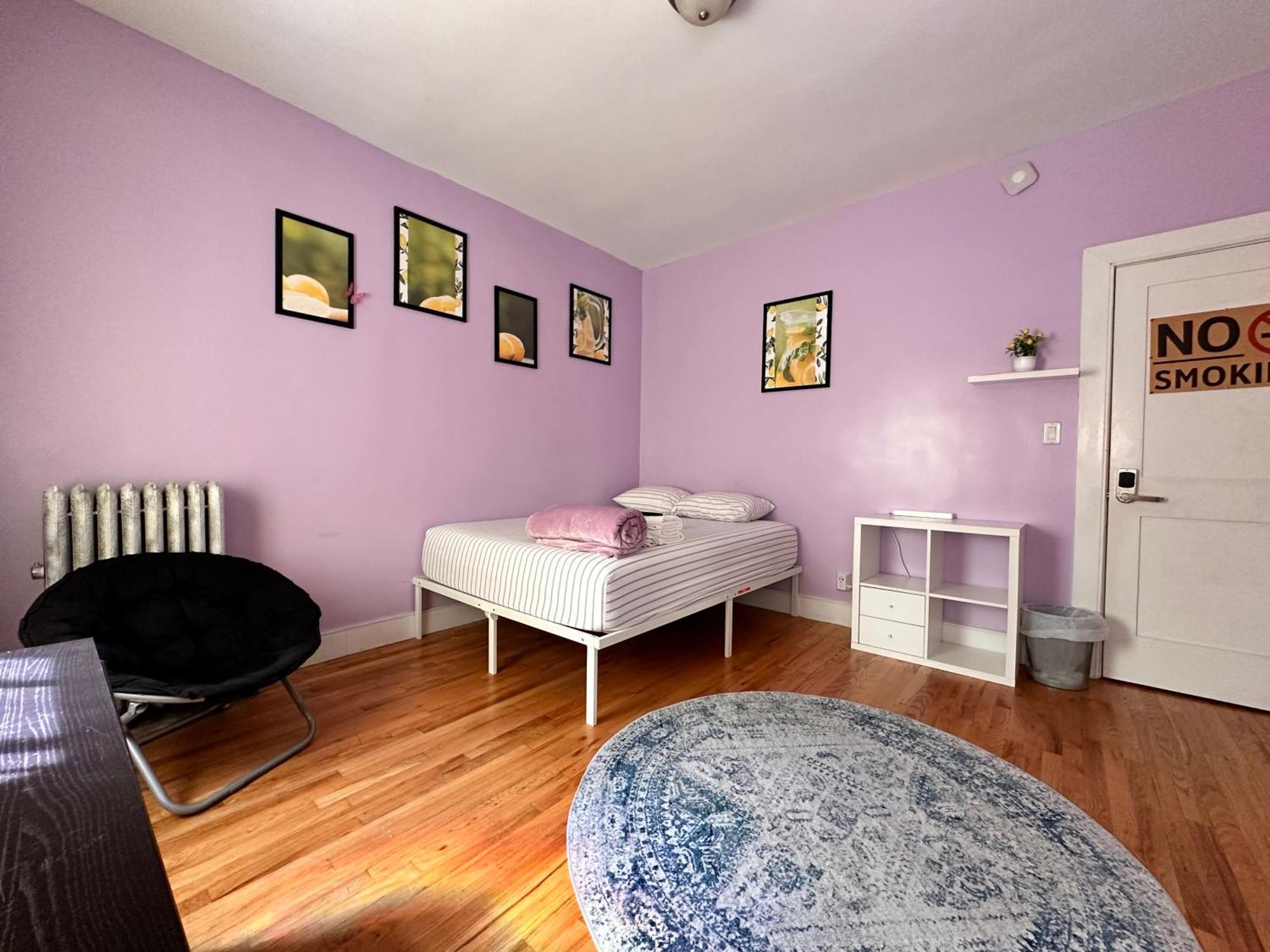 Lavender Queen Room Bright & Peaceful Stay In Central Harlem *