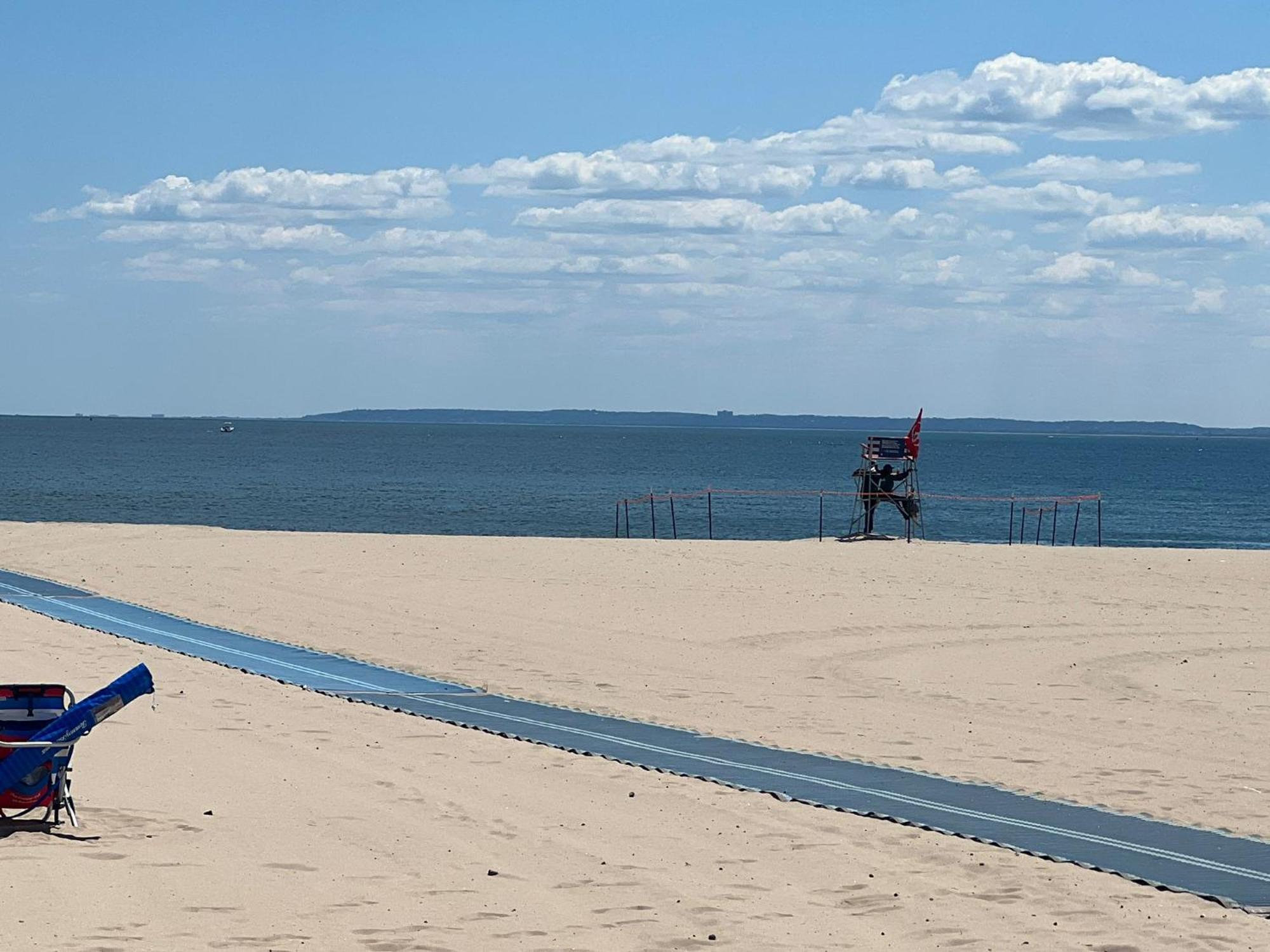 Luxury Lower Ground 2bd - Manhattan Beach Apartment New York