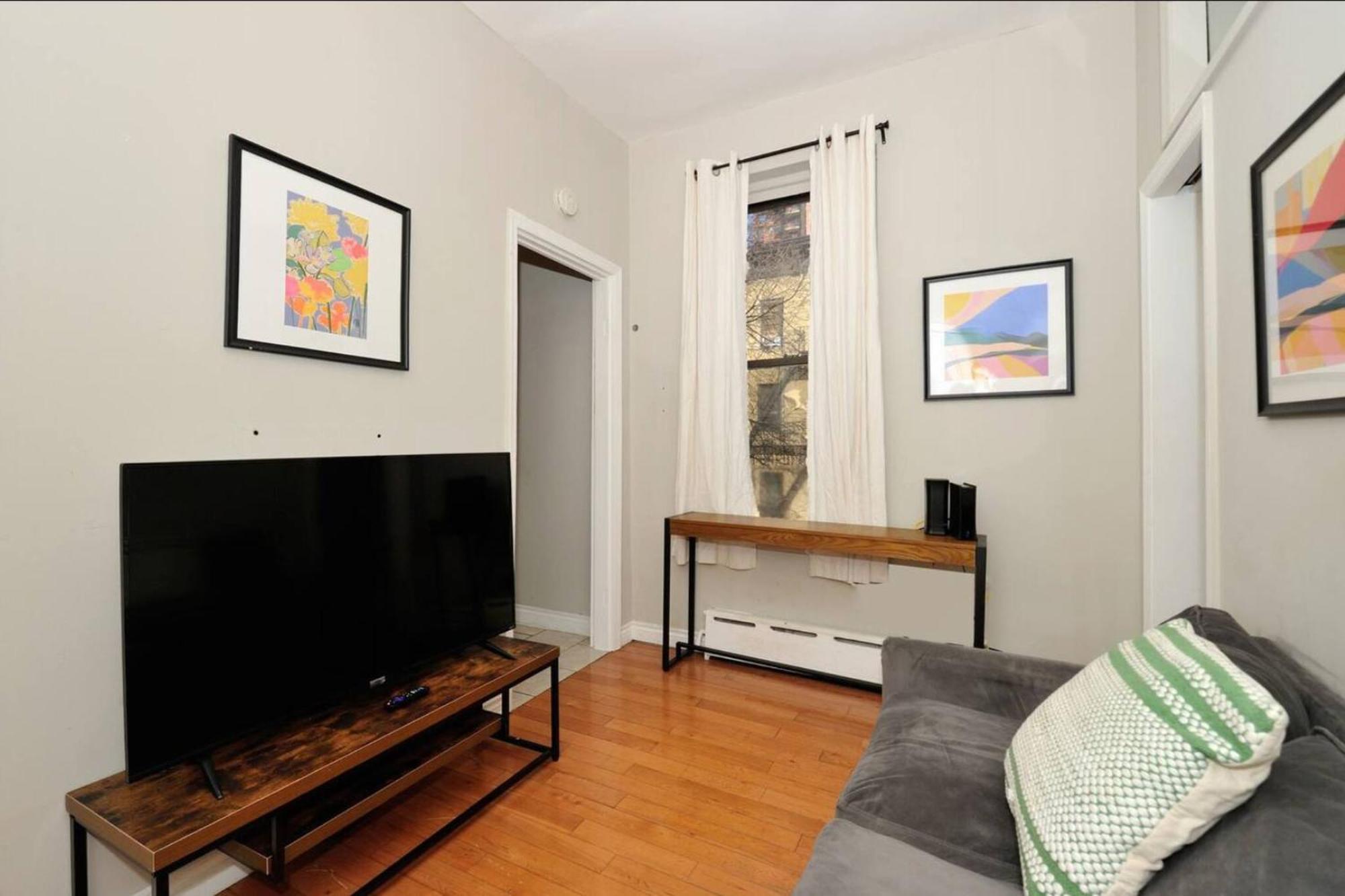 Urban Sunshine Cozy 1-bedroom In Nycs Heart