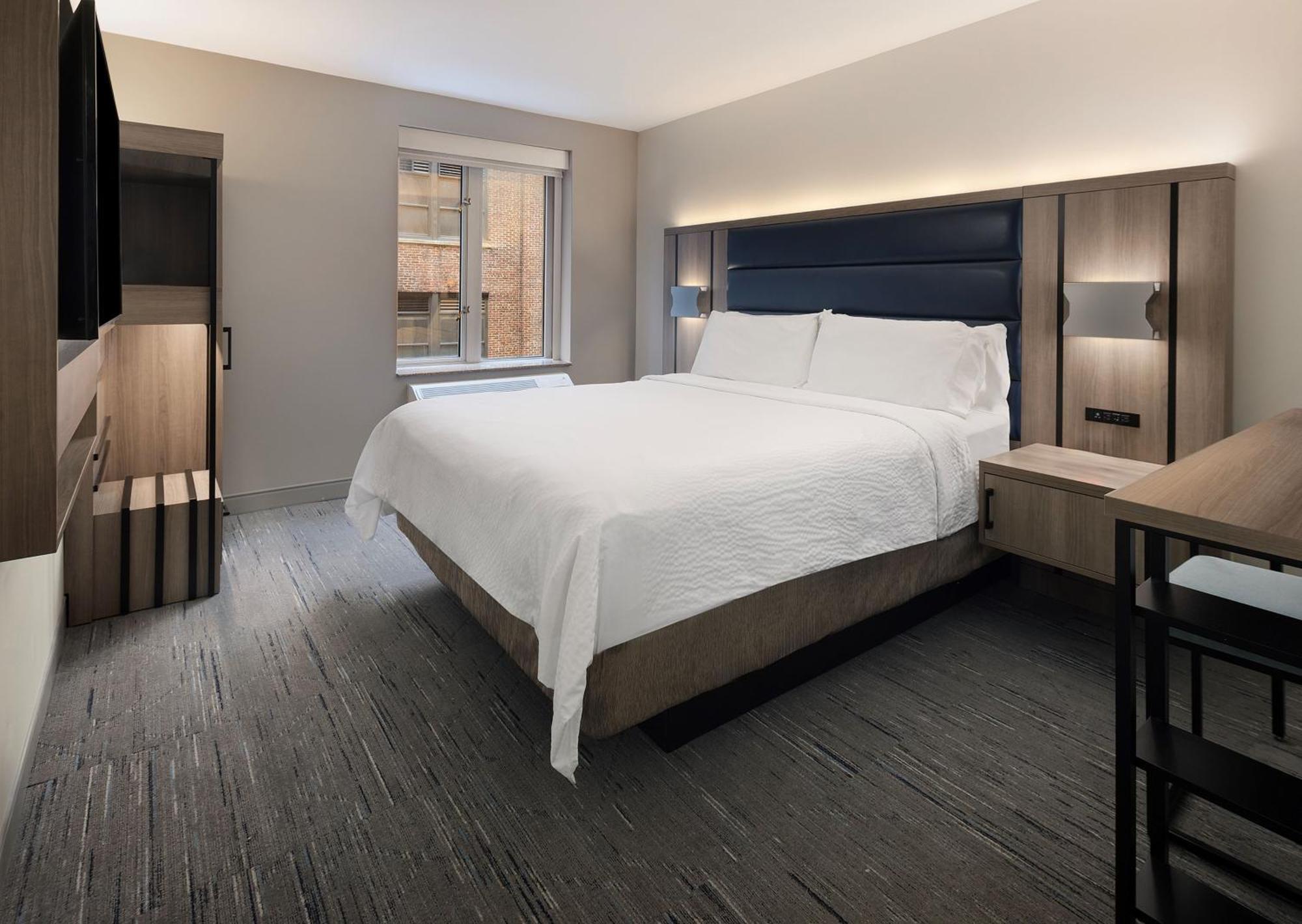 Express Chelsea By Ihg Hotel 3*