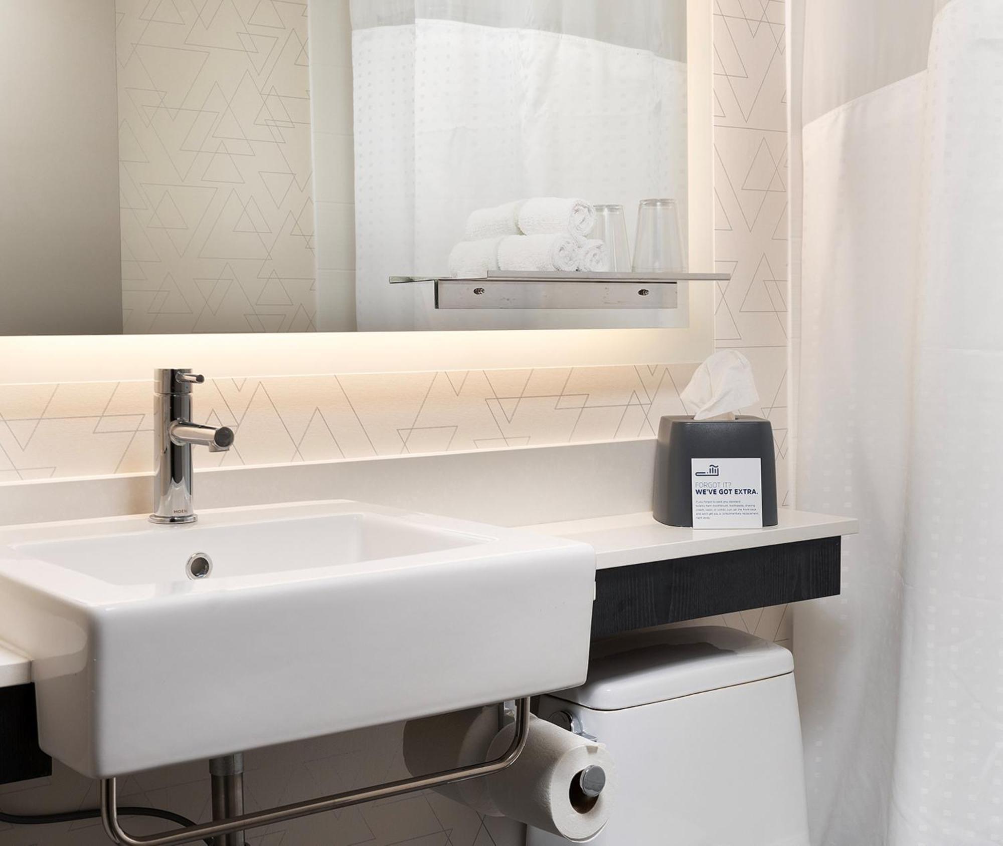 Express Chelsea By Ihg Hotel New York
