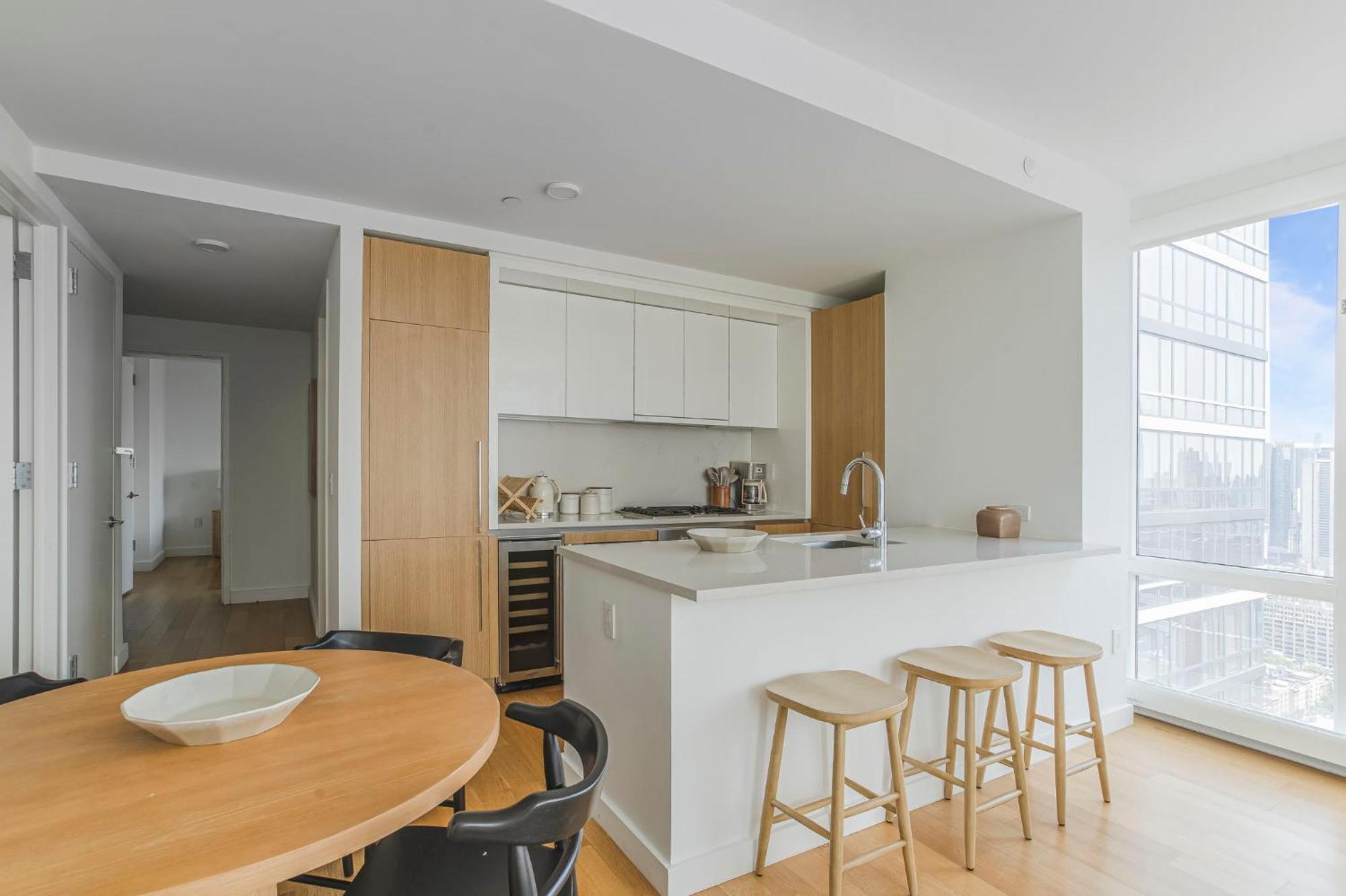 Adorable Hiding 2bd 2bath Gem