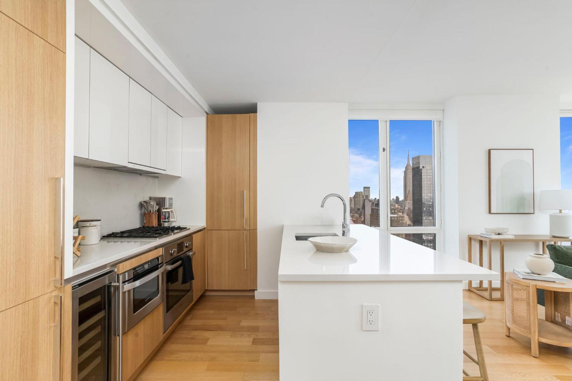 Adorable Hiding 2bd 2bath Gem New York