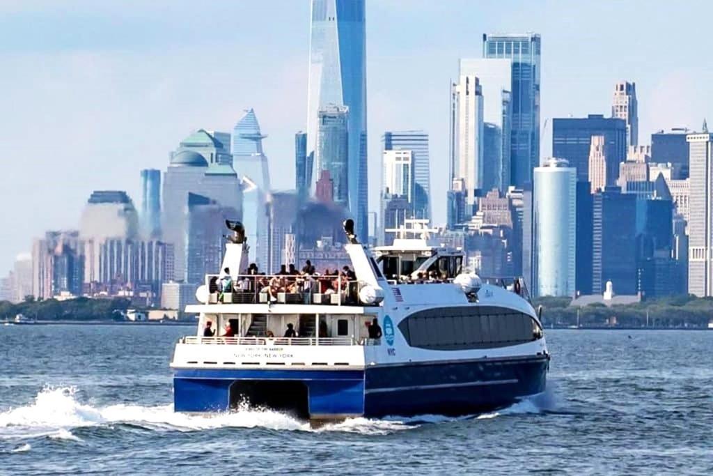 3 Bedrooms Apt In Lic, 10 Mins To Manhattan !!! Apartment New York