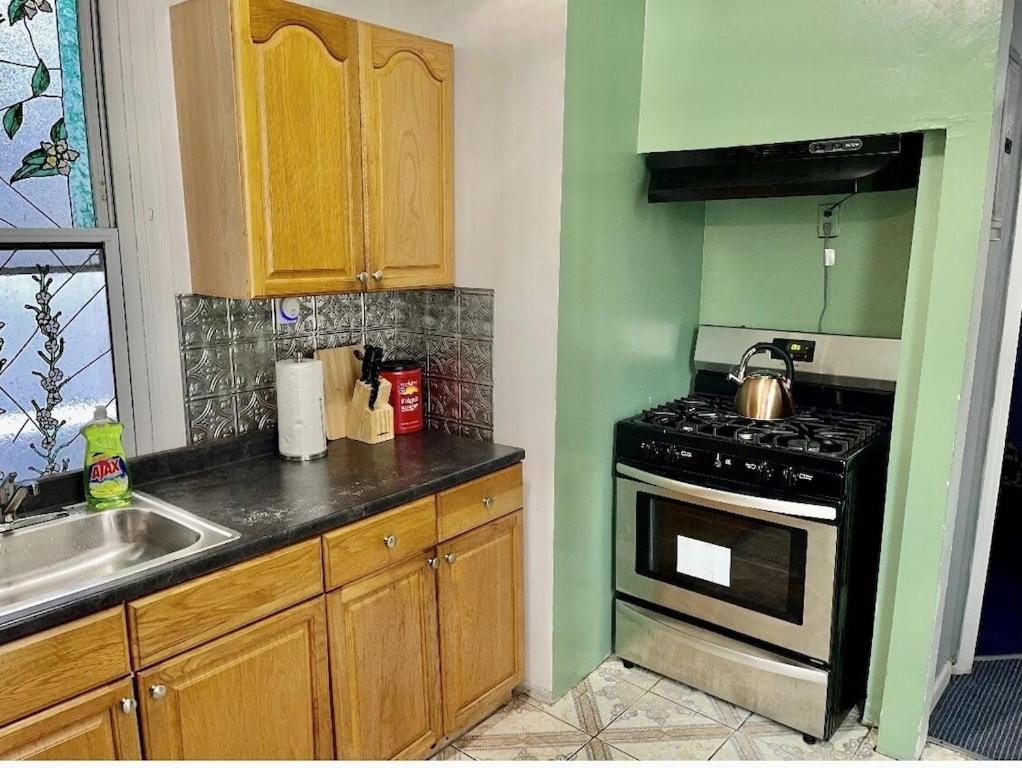 3 Bedrooms Apt In Lic, 10 Mins To Manhattan !!! * New York