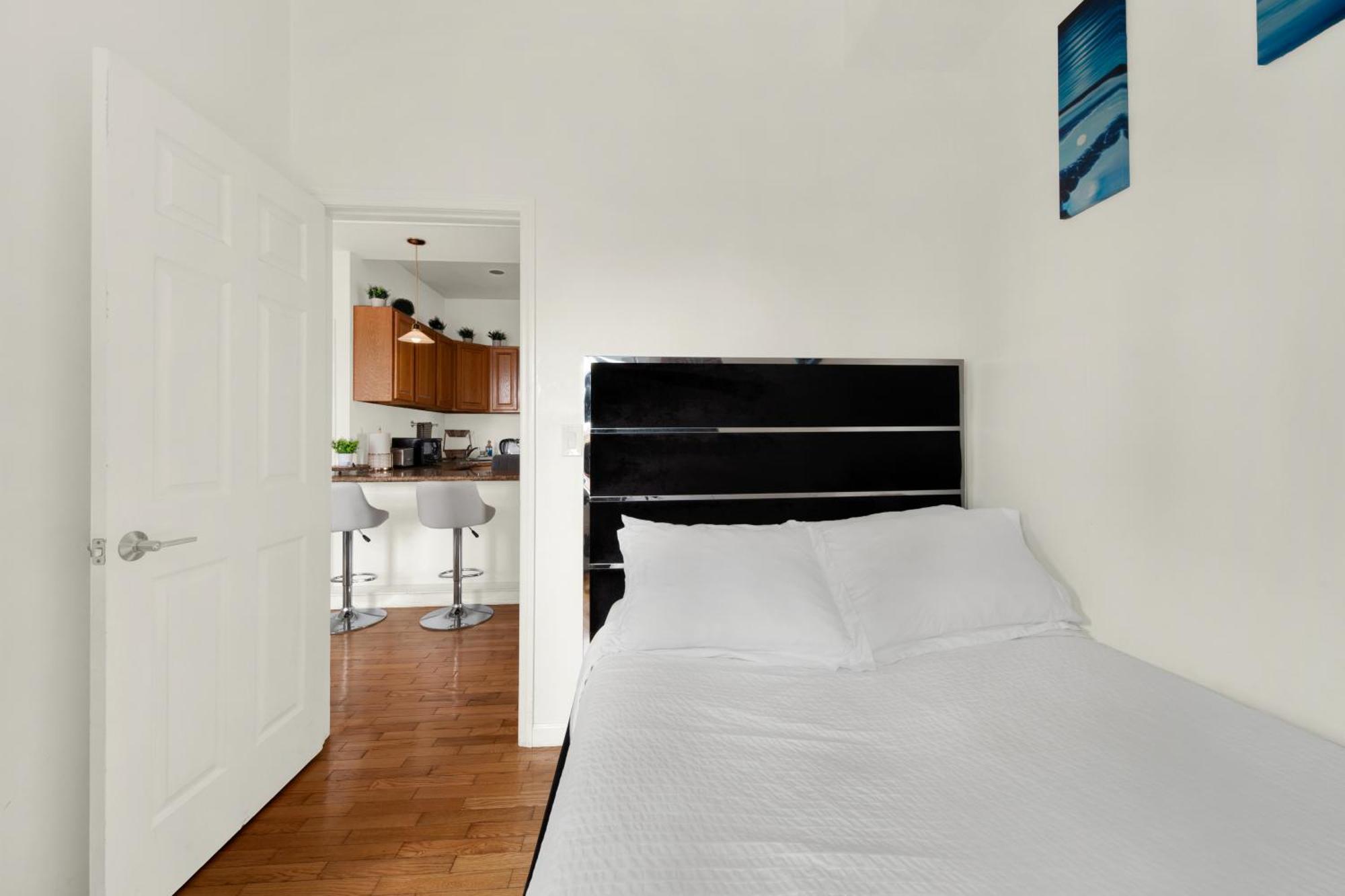 Four Bedroom Penthouse With Views Of Statue Of Liberty Apartment *