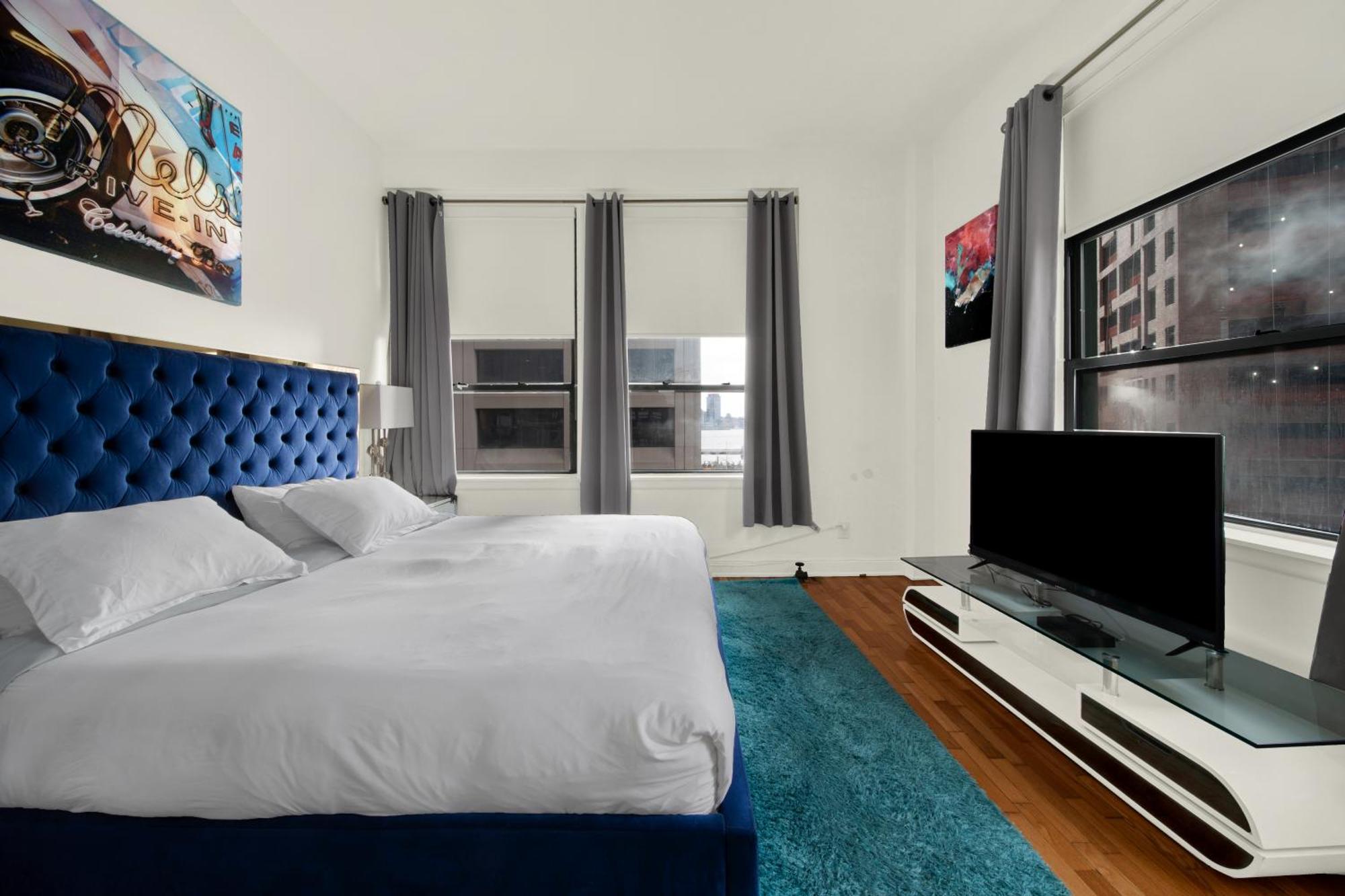 Apartment Four Bedroom Penthouse With Views Of Statue Of Liberty *