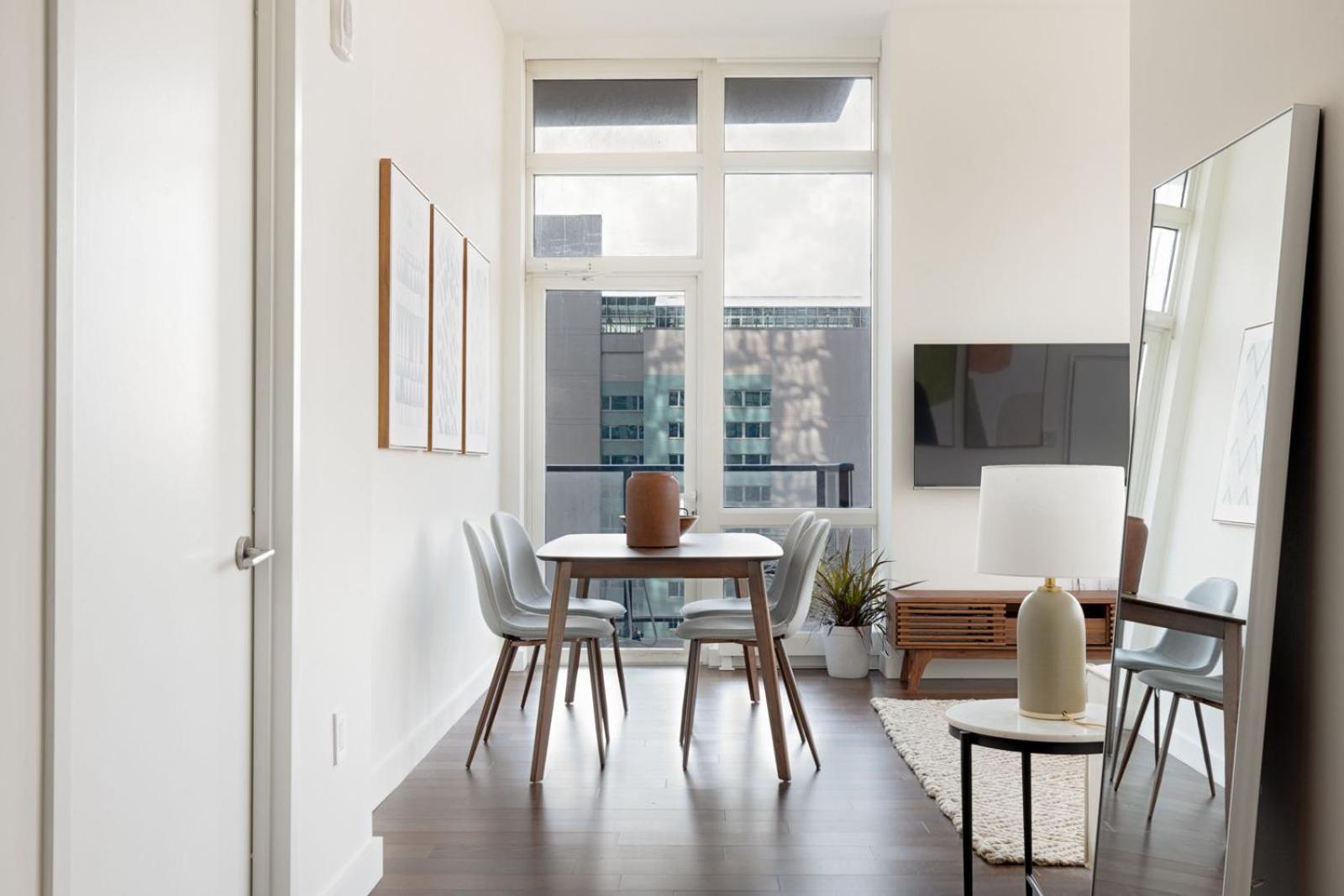 Exquisite 1-bedroom Apt In Prime Central Location Apartment