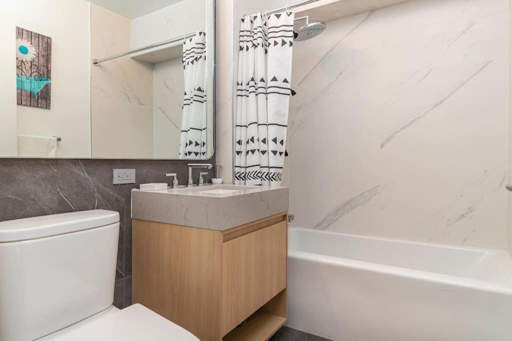 Lux Designer Nomad 1br Doorman! New York