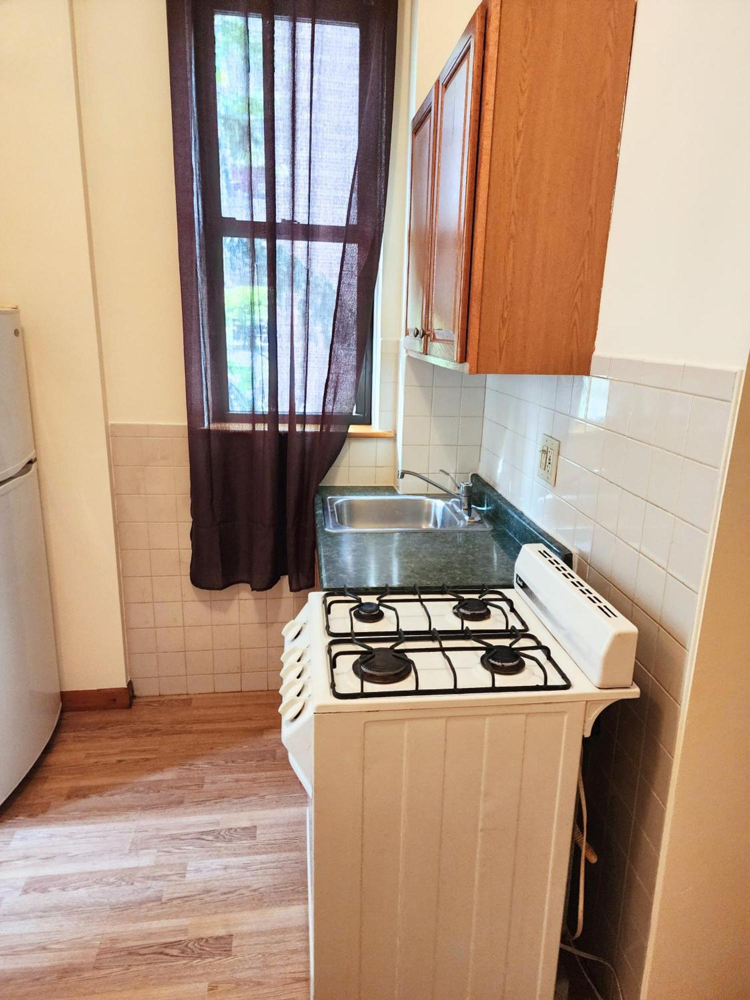 West 30th Street Hostel *