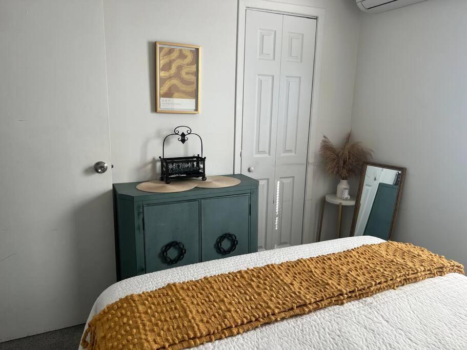 Apartment Cozy Lovely 2 Bedroom Apt, 5 Mins From Jfk New York