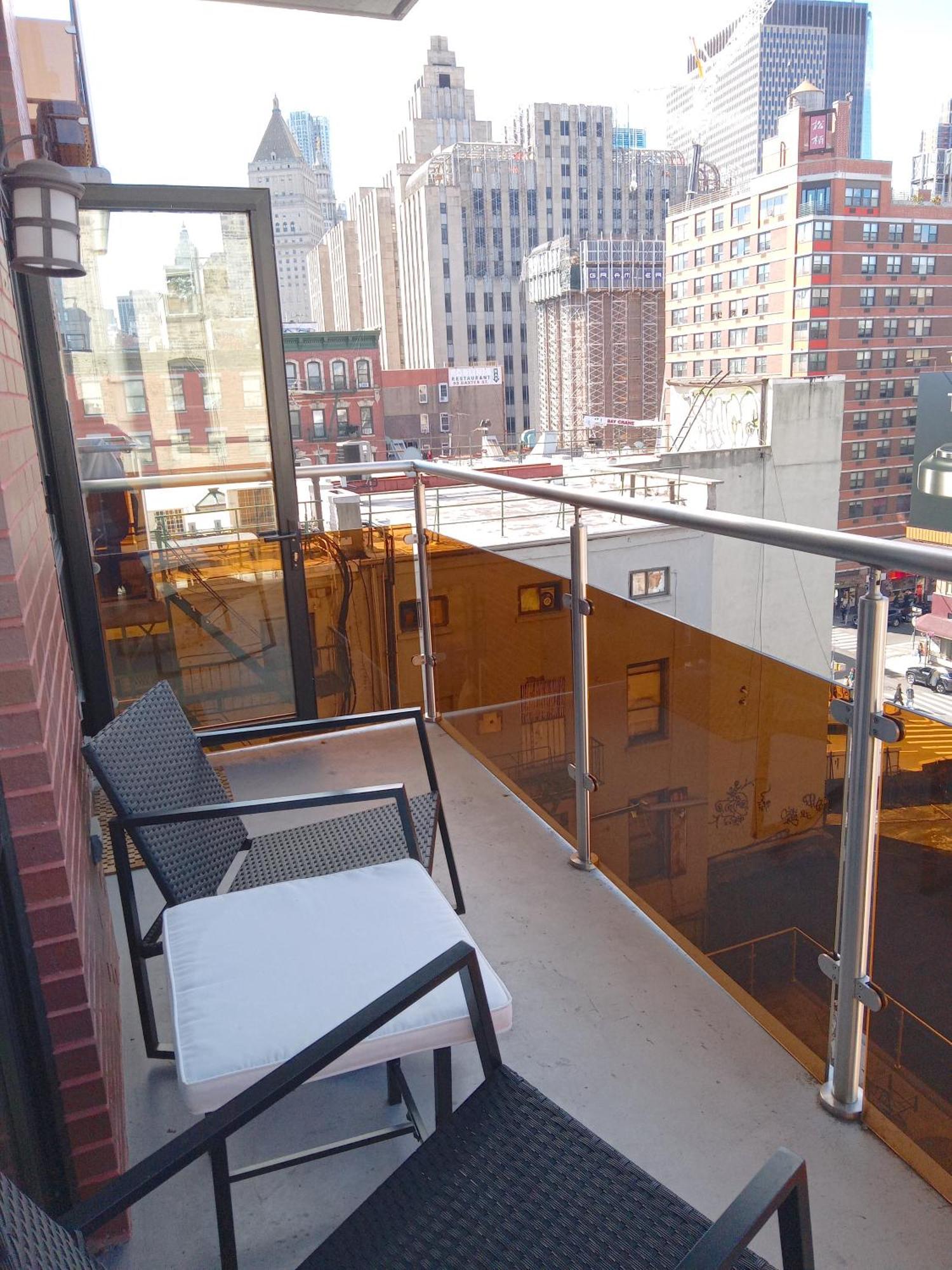 Luxury In Little Italy Private Balcony Apartment New York
