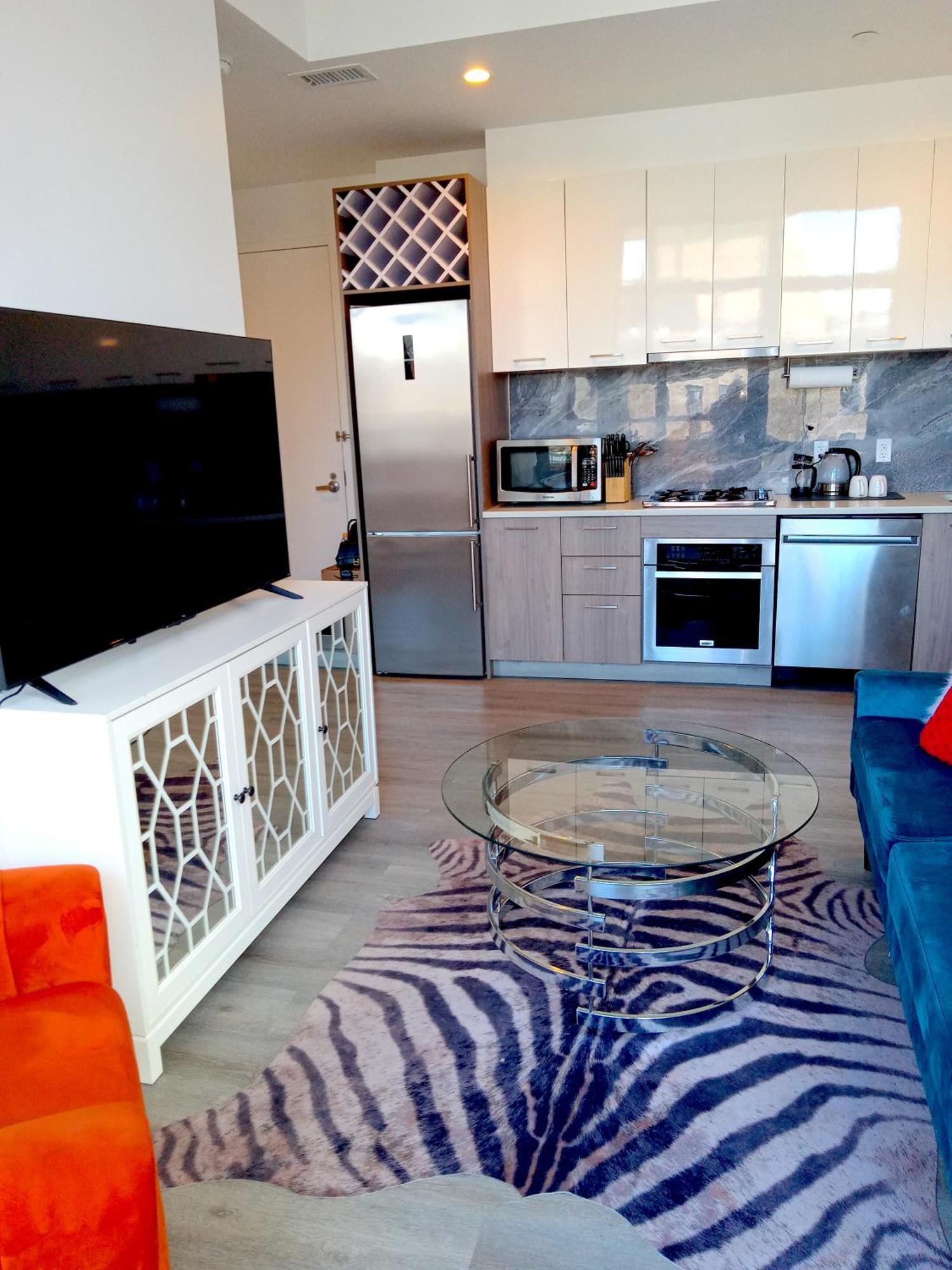 Luxury In Little Italy Private Balcony *