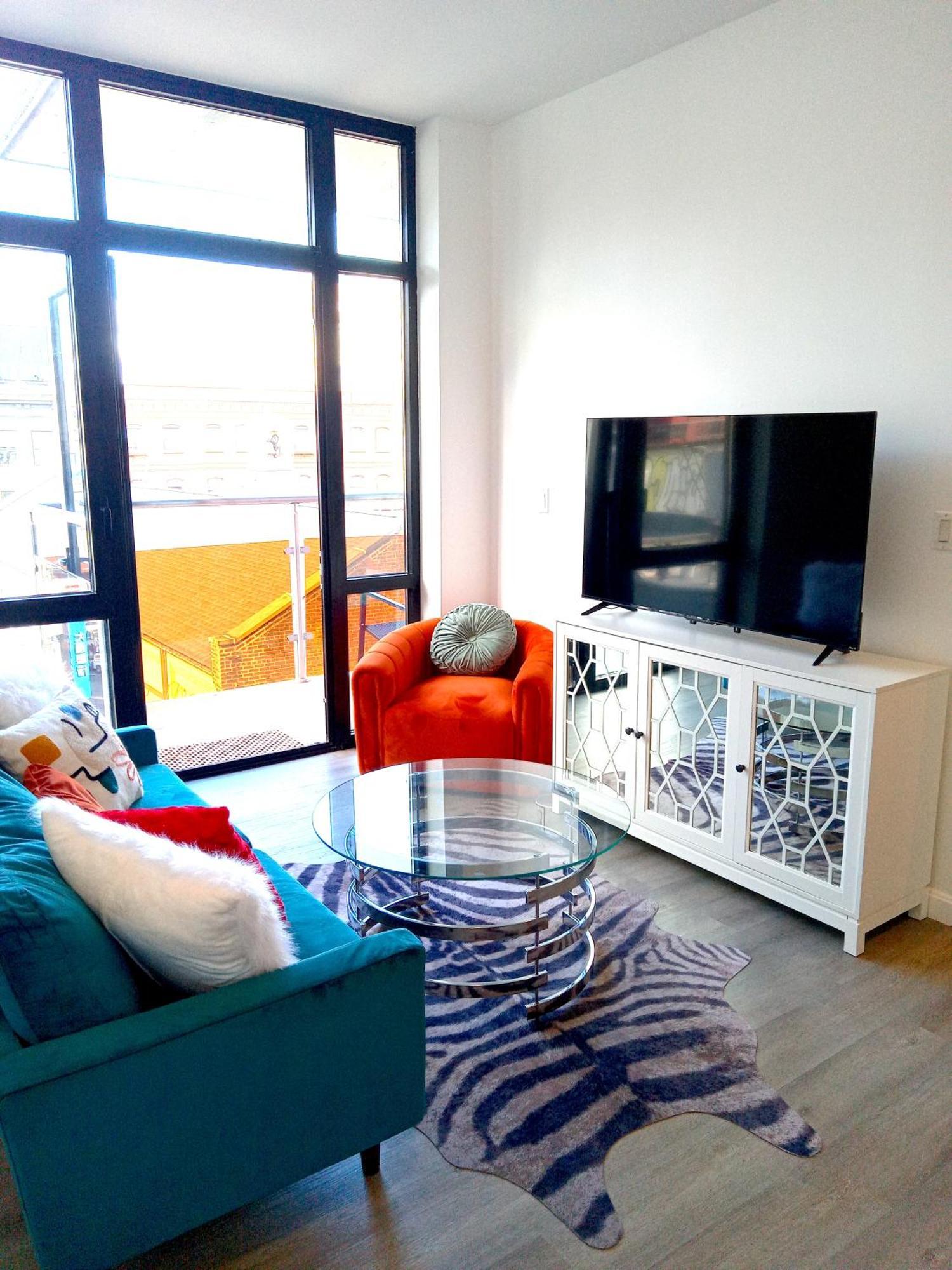 Apartment Luxury In Little Italy Private Balcony