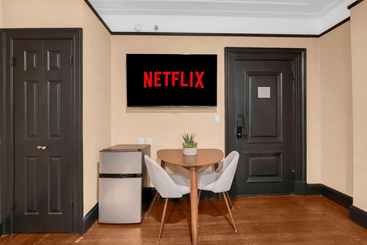 Beautiful Near Times Square With Gym & Patio Apartment