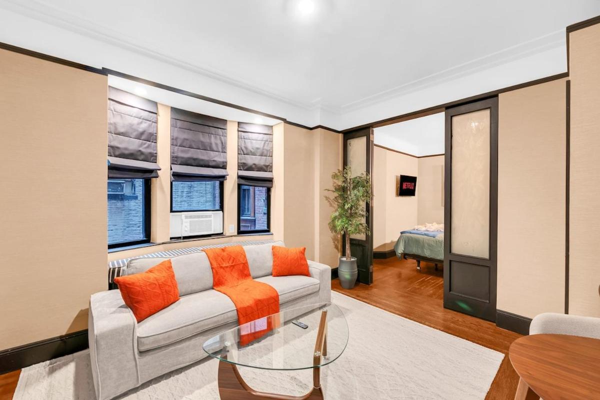 Beautiful Near Times Square With Gym & Patio Apartment *