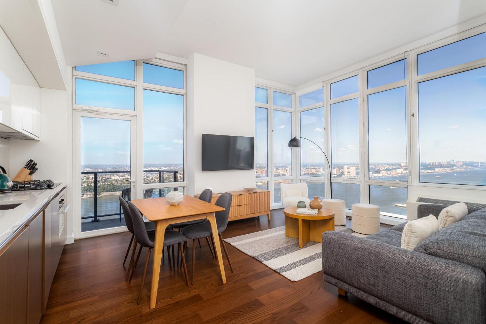 Lux Views To The Hudson 2bd 2bath Apartment