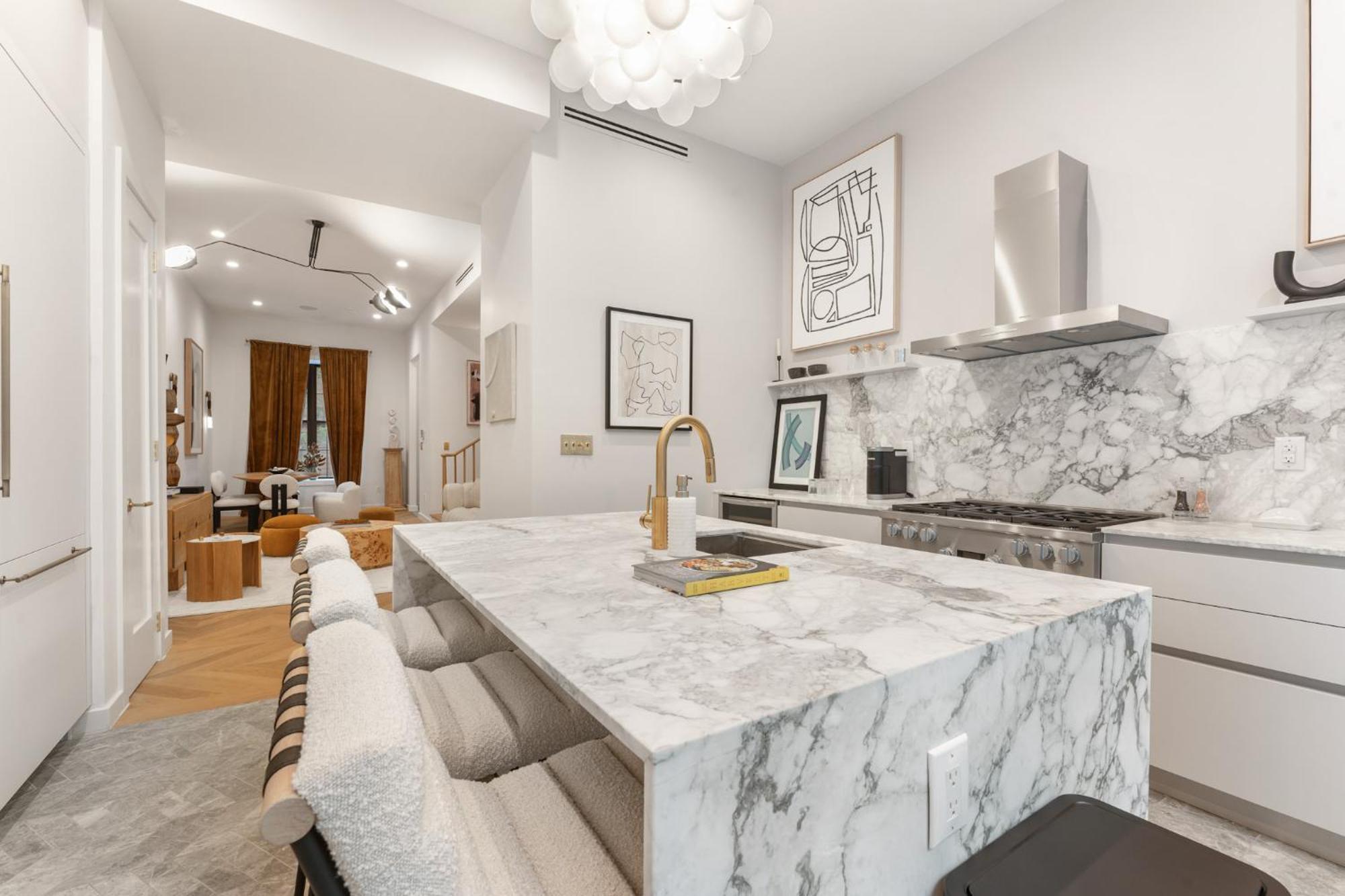 Apartment Luxurious Harlem With Modern Amenities, Outdoor Patio! New York