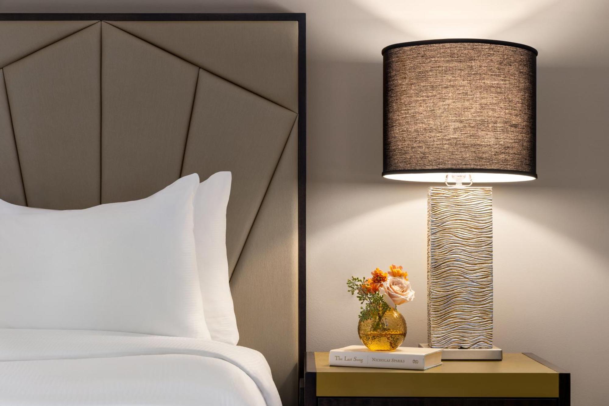 Martinique On Broadway, Curio Collection By Hilton 4* New York