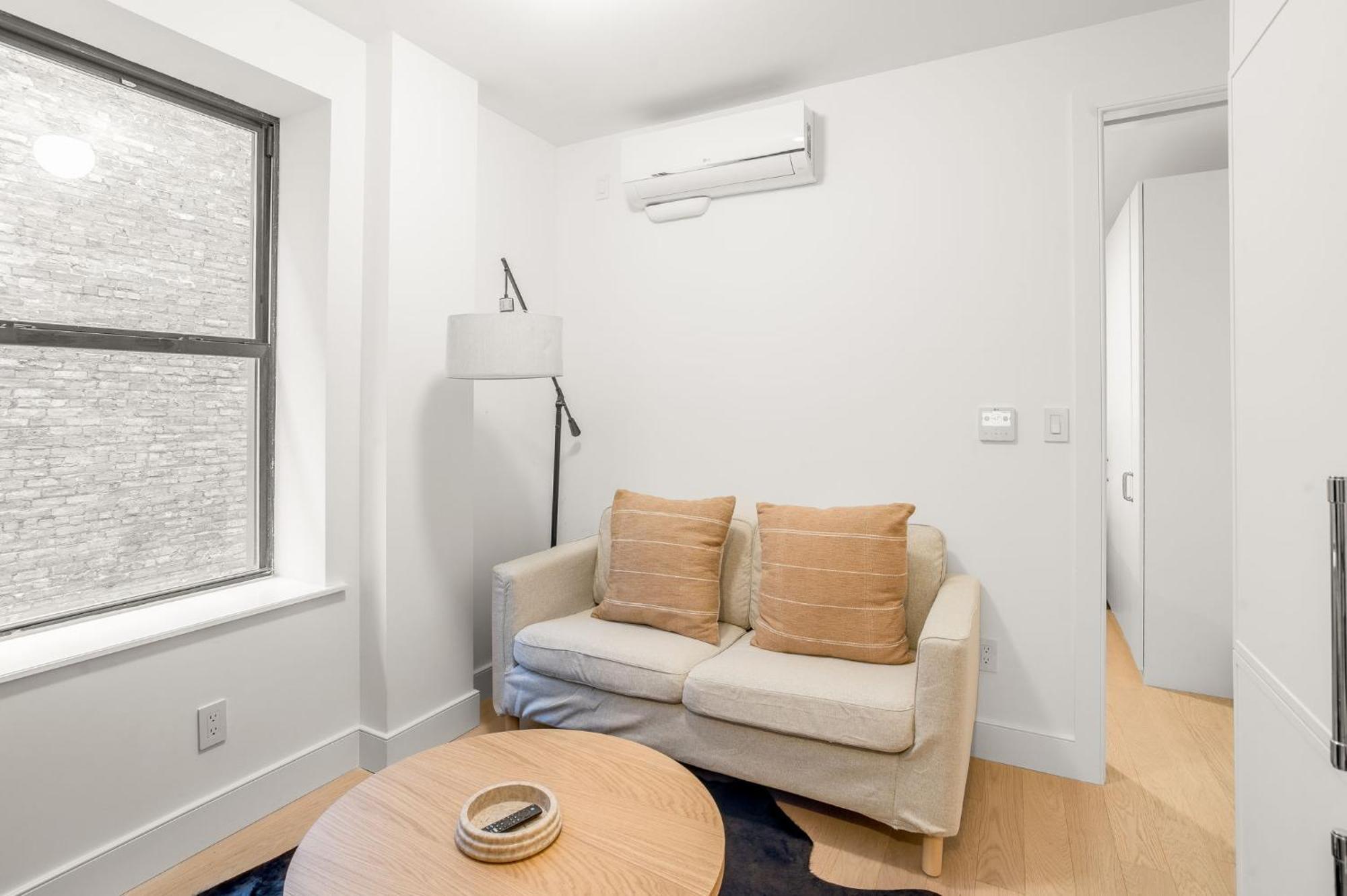 Stylish 2br 1bath Escape Located Near Washington Square Park And Greenwich Village * New York