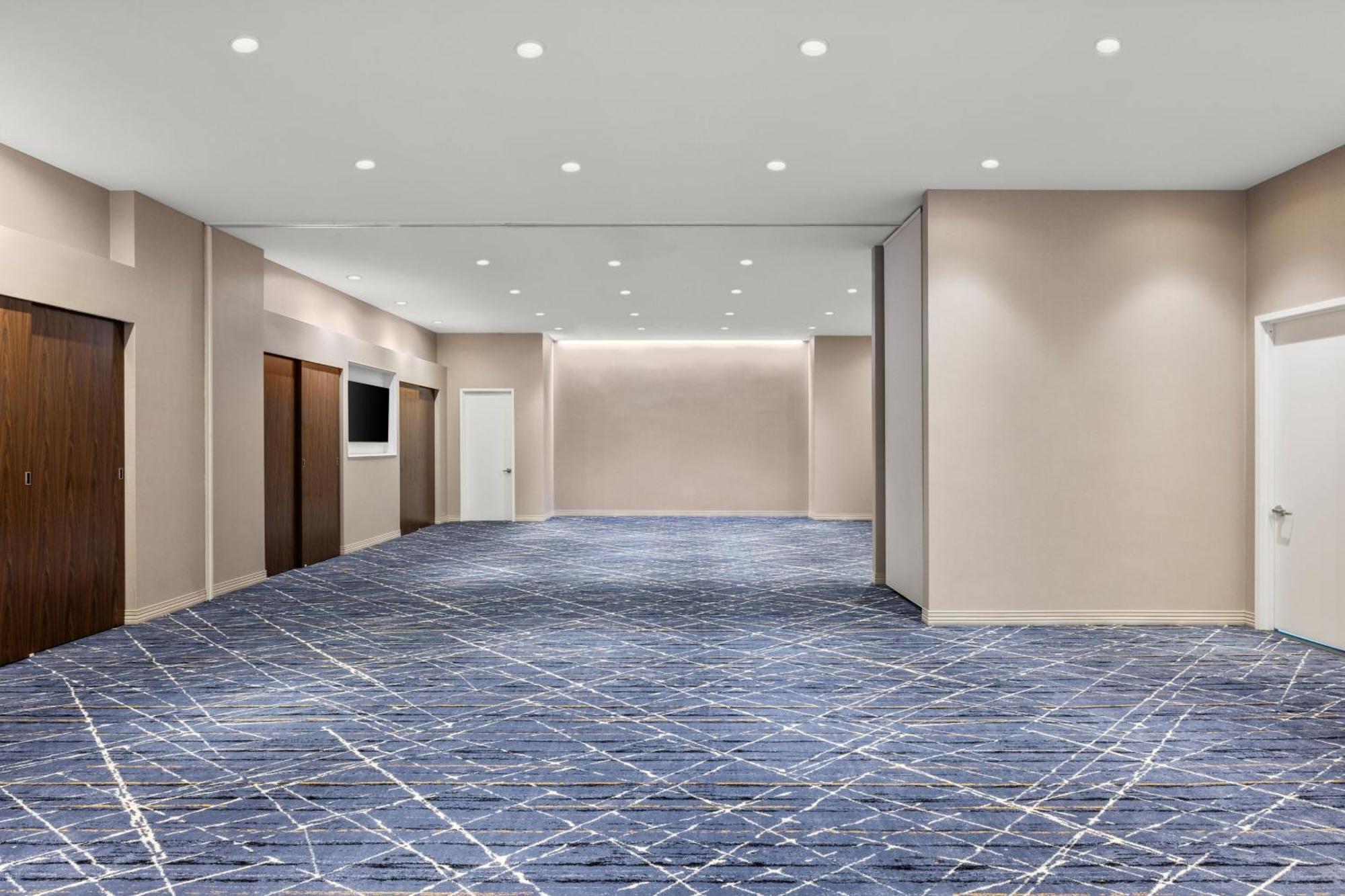 By Marriott The Bronx At Metro Center Atrium New York