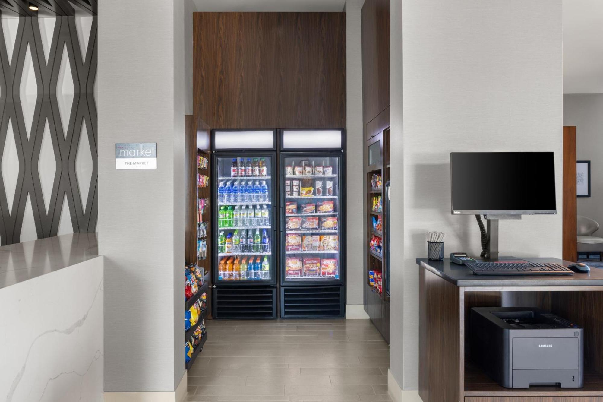 By Marriott The Bronx At Metro Center Atrium Hotel New York
