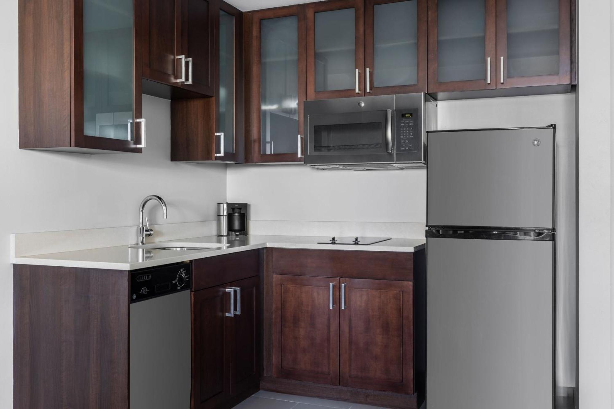 By Marriott The Bronx At Metro Center Atrium 3*
