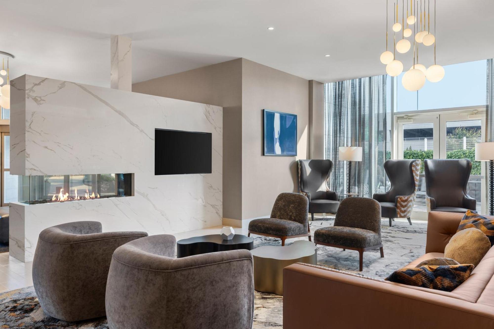 Hotel By Marriott The Bronx At Metro Center Atrium