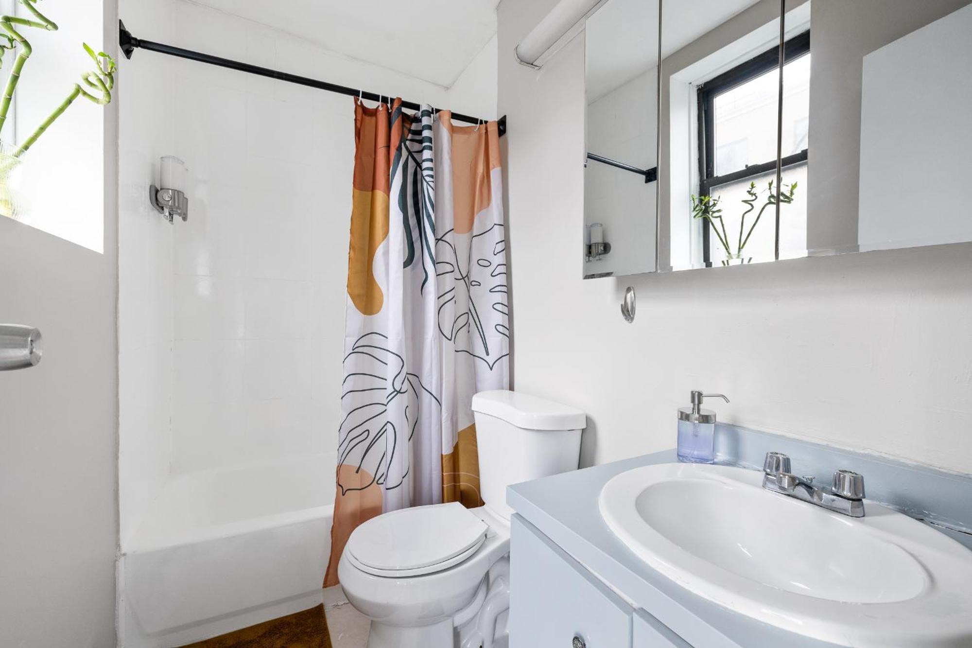 Ultimate Urban Living At Centrally Located Lofts Apartment *