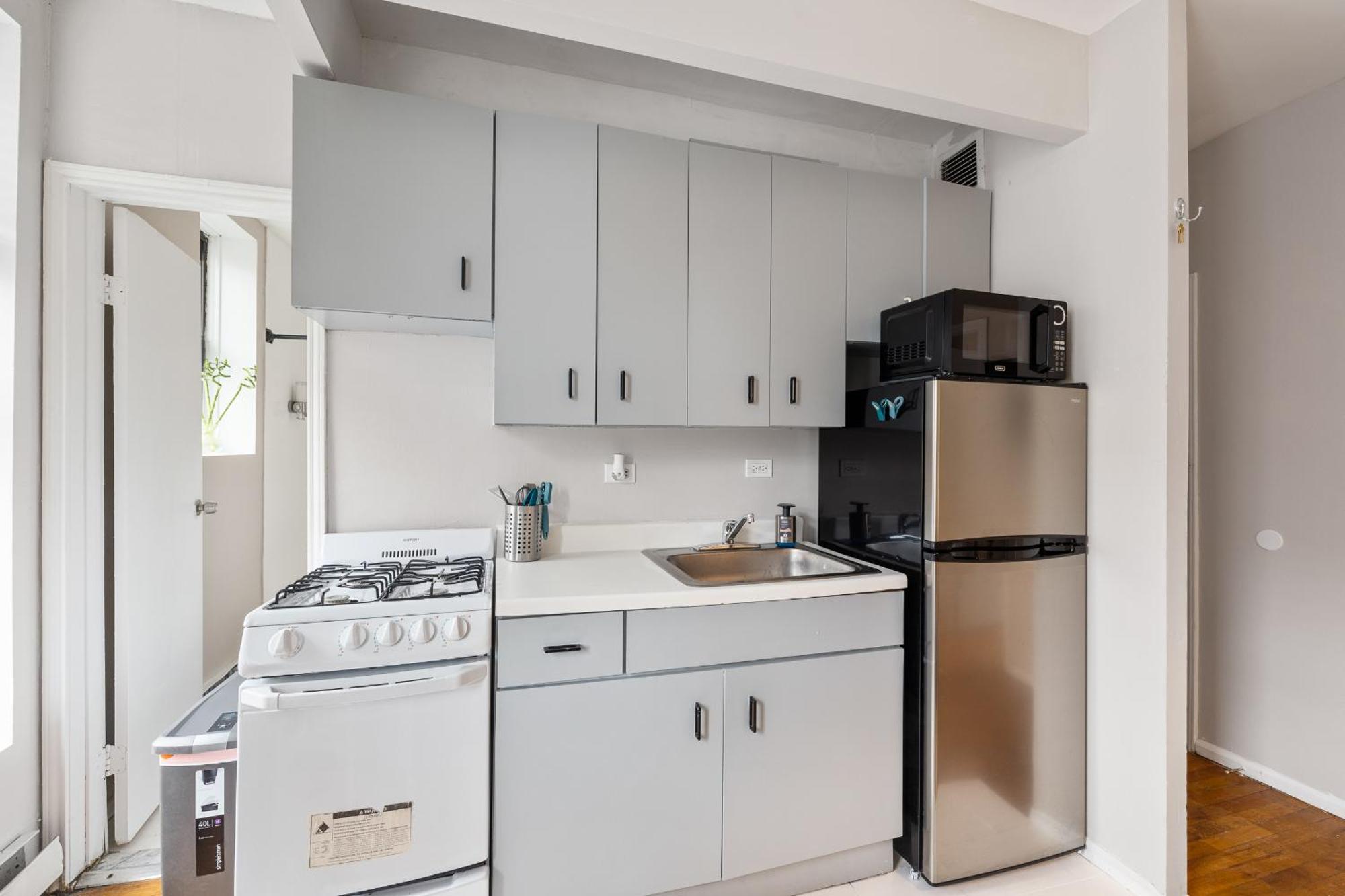 Ultimate Urban Living At Centrally Located Lofts Apartment *