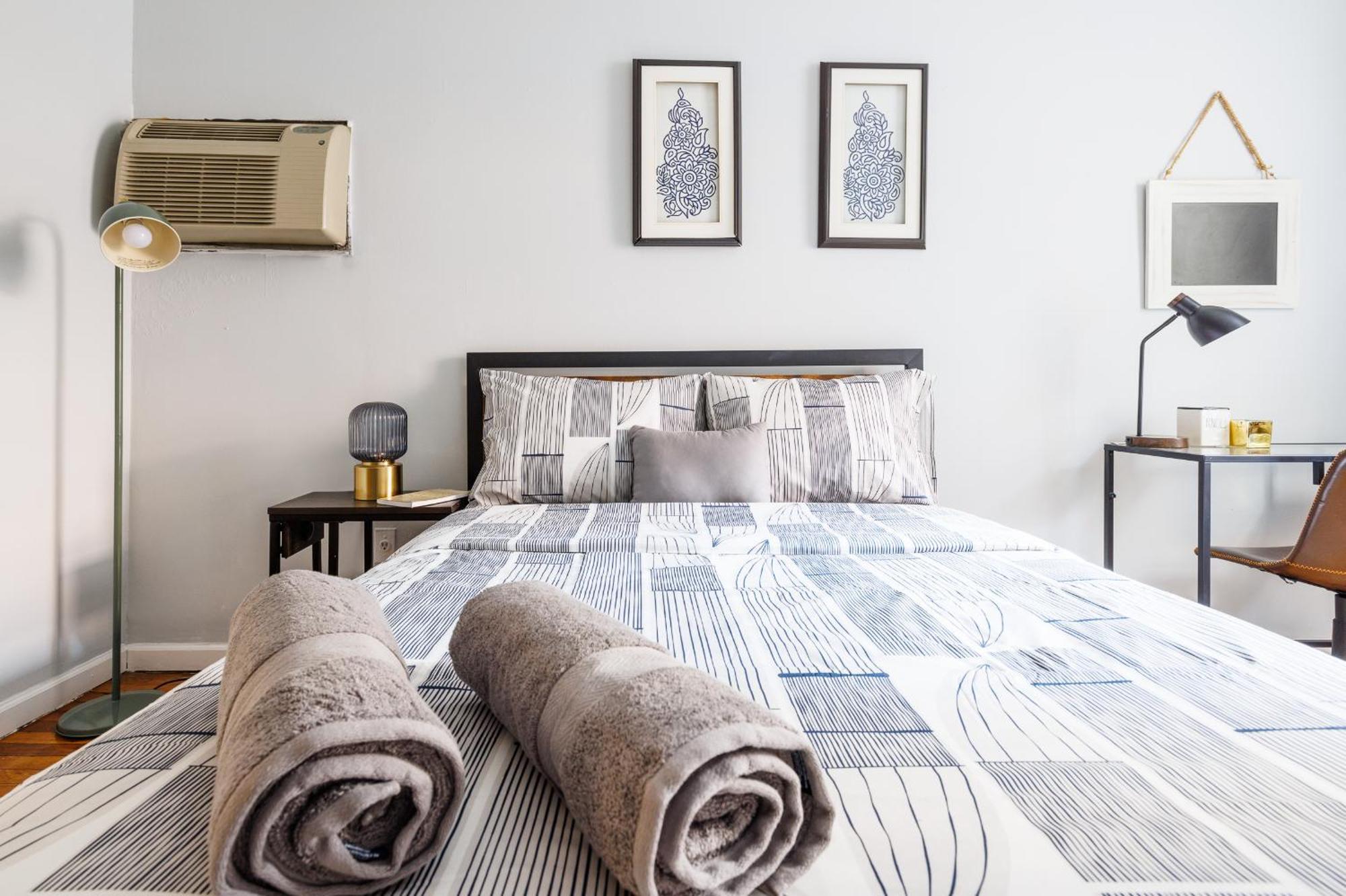 Feel City Like Movie Star In Ues Apartment New York