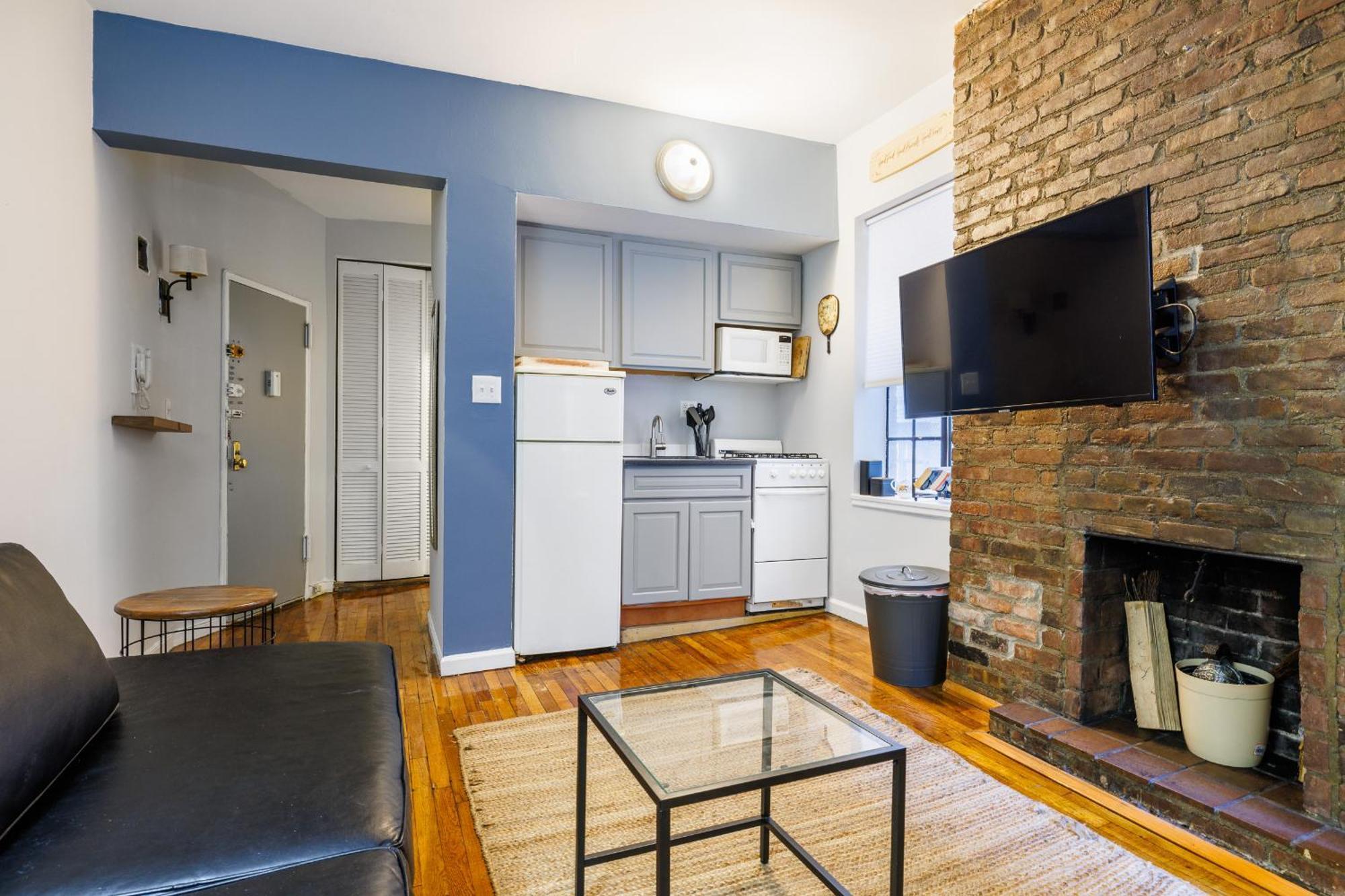 Feel City Like Movie Star In Ues