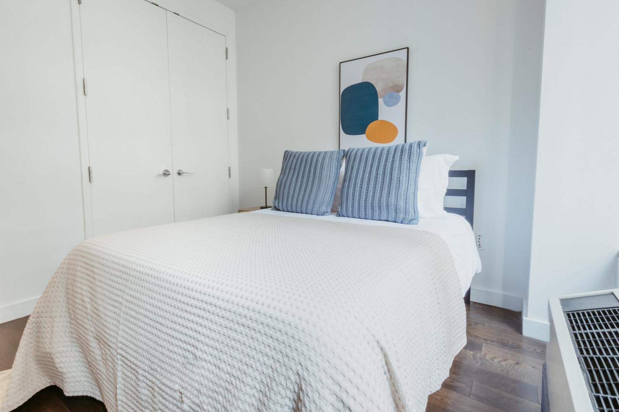 Outstanding & Cozy 4bdr & 2bth In Downtown Manhattan Apartment *