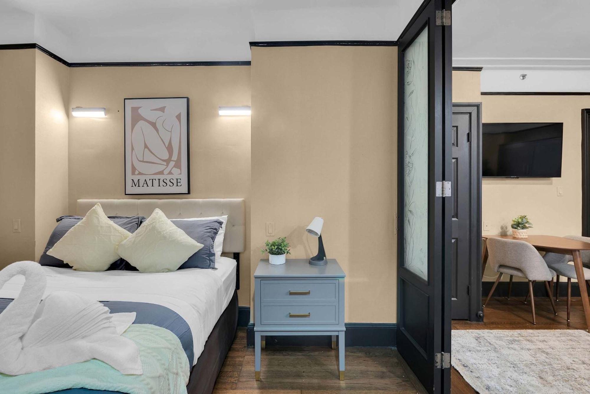 Apartment Stunning In The Heart Of Gym New York