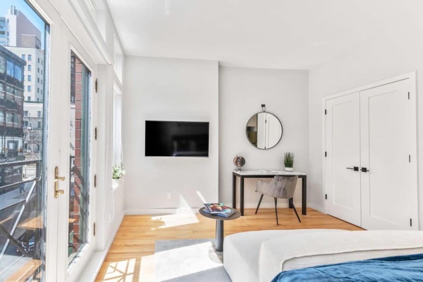 Apartment Studio W Charming Juliet Balcony In Upper East
